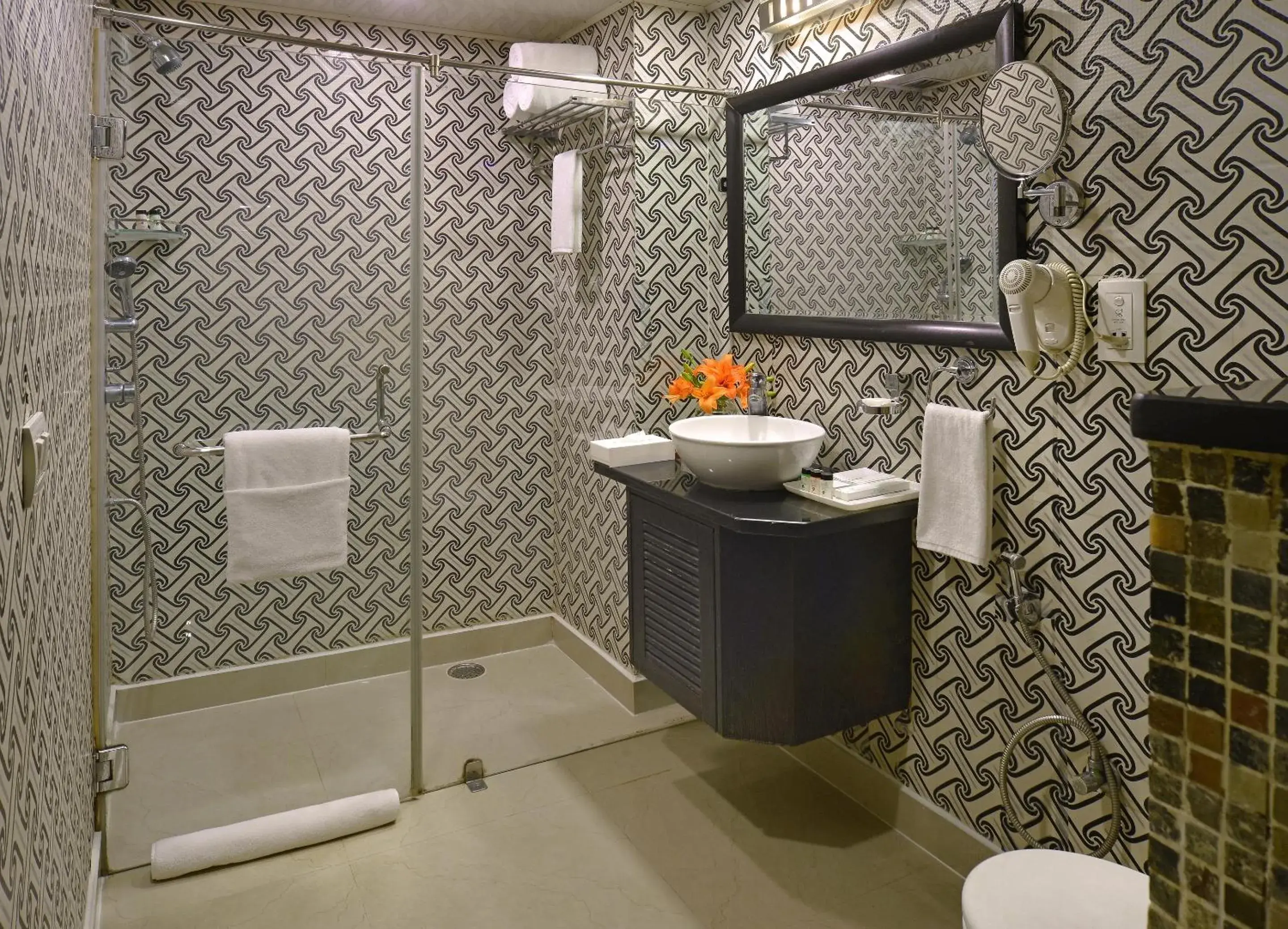 Bathroom in Taurus Sarovar Portico