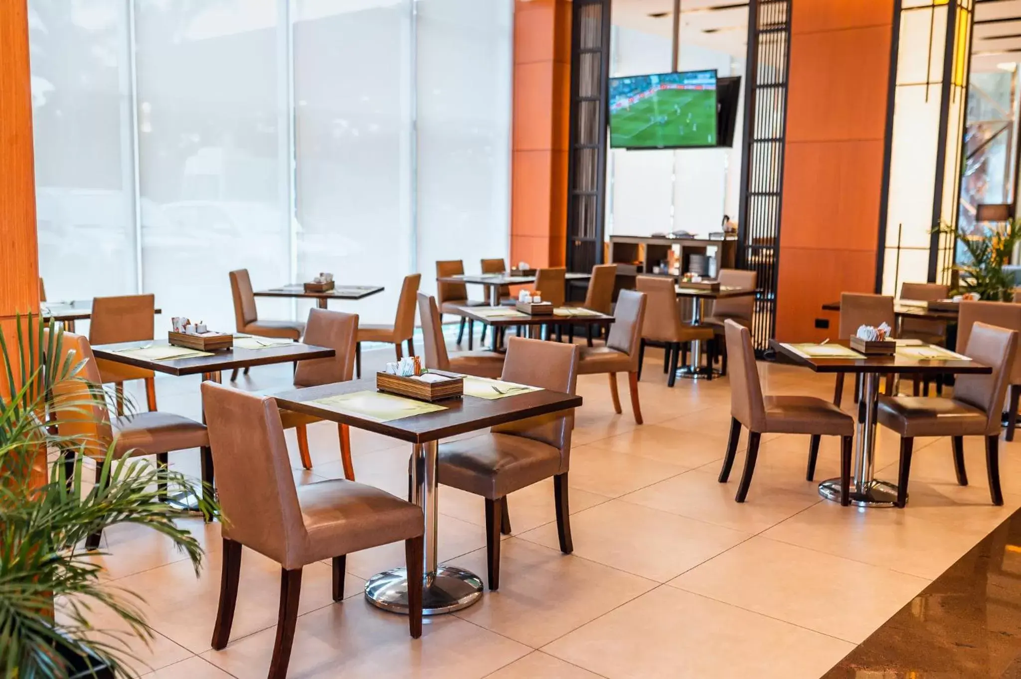 Restaurant/Places to Eat in Holiday Inn Guayaquil Airport, an IHG Hotel
