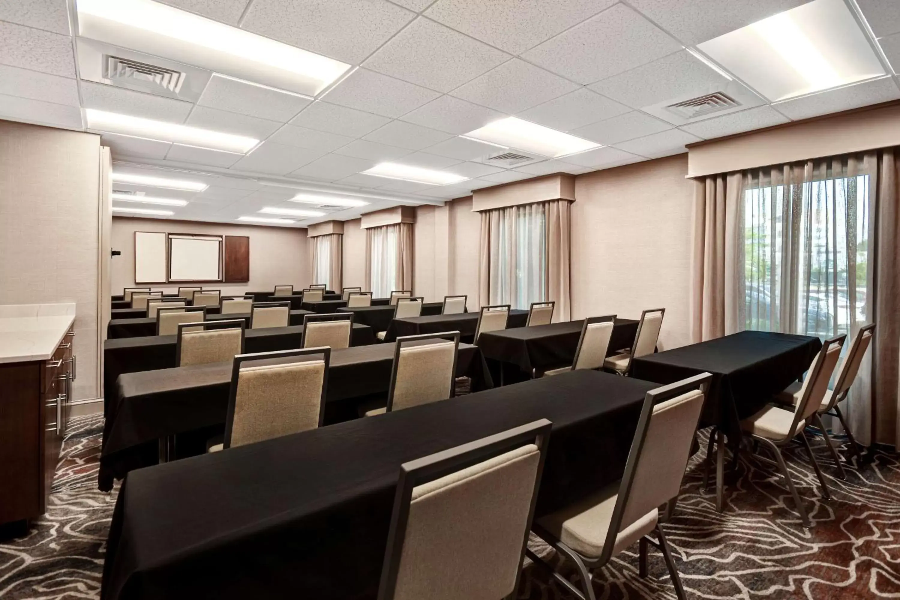 Meeting/conference room in Hampton Inn & Suites Alexandria Old Town Area South