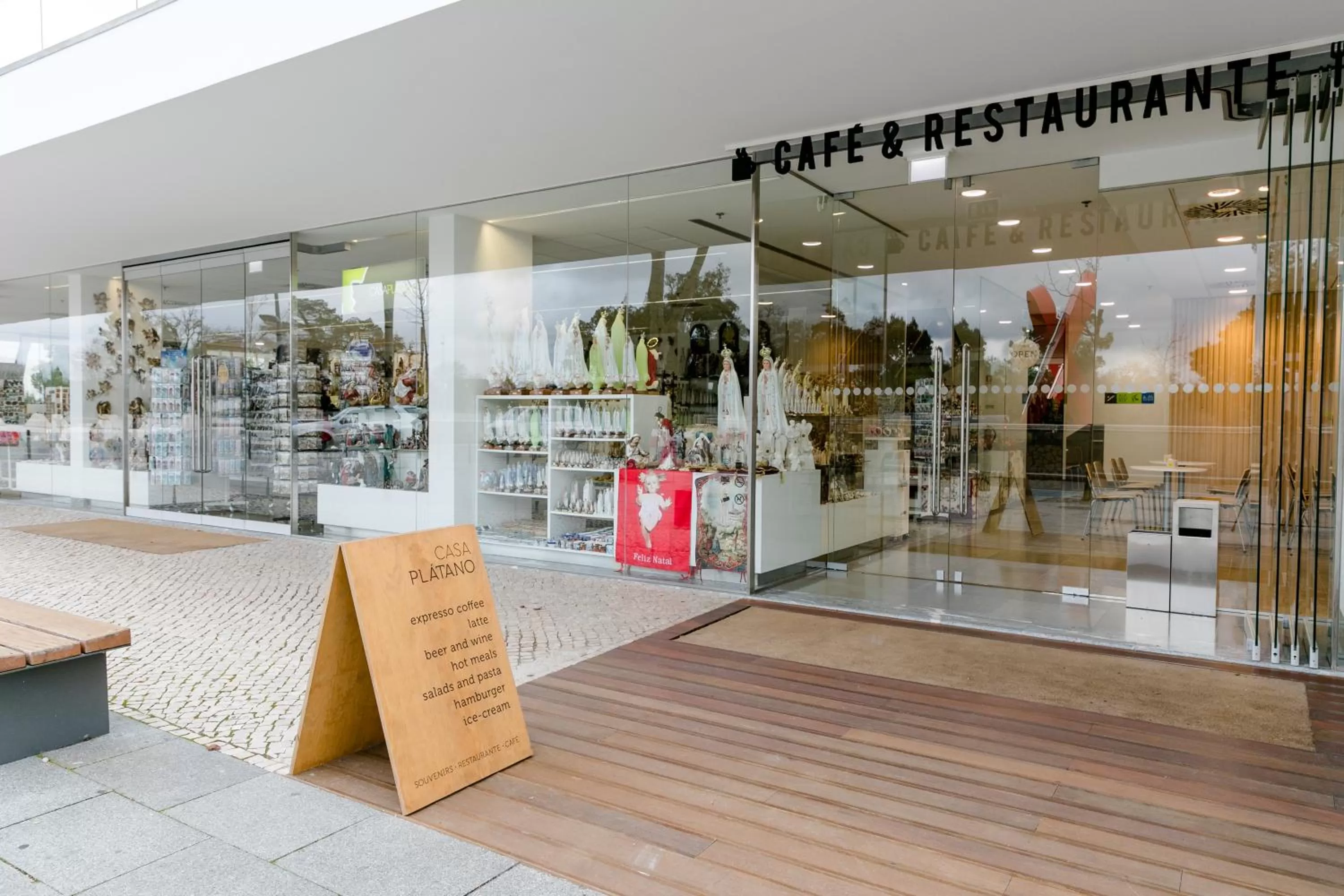 Facade/entrance in Mercure Fátima