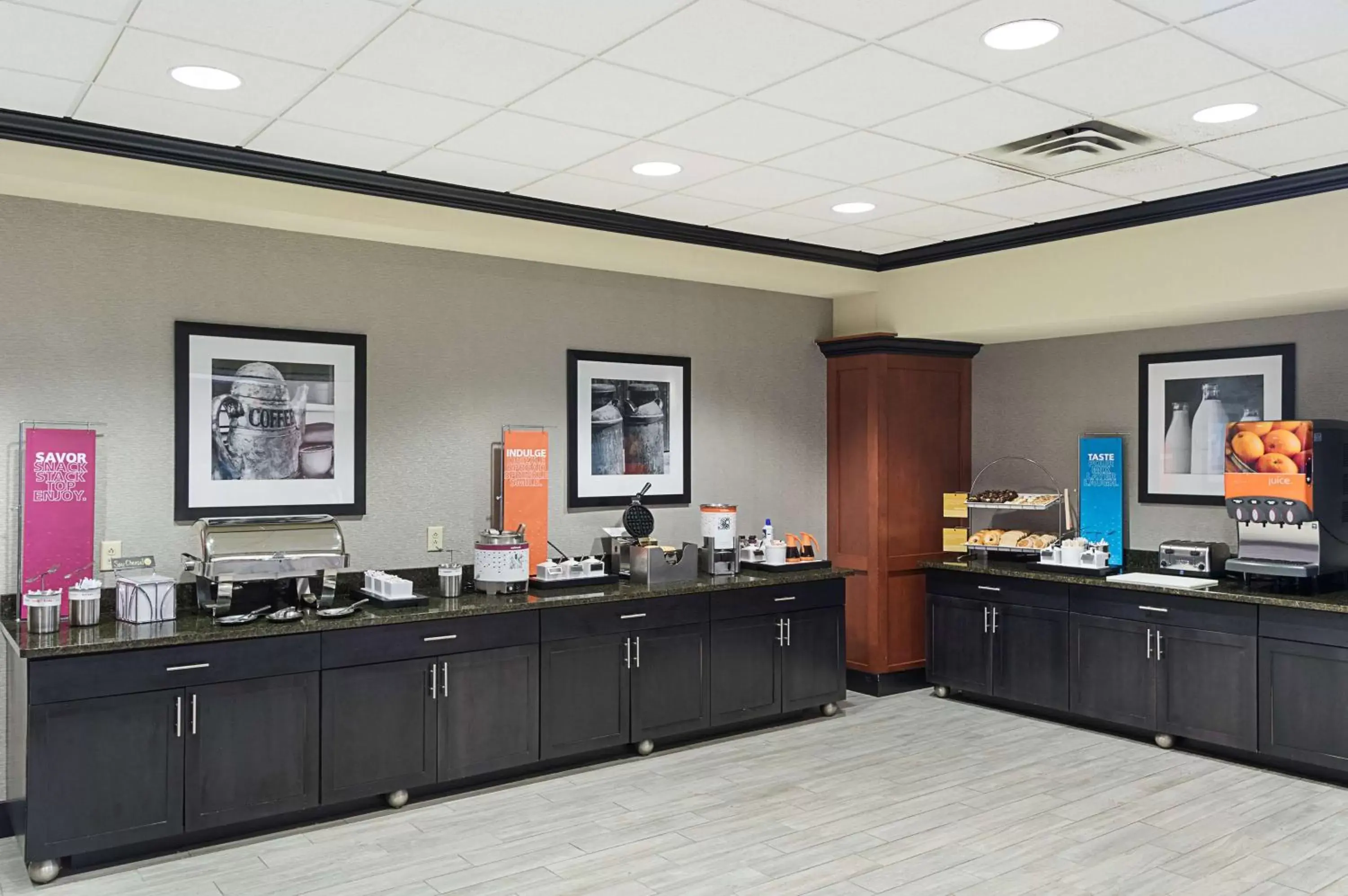 Dining area, Restaurant/Places to Eat in Hampton Inn and Suites Indianapolis/Brownsburg