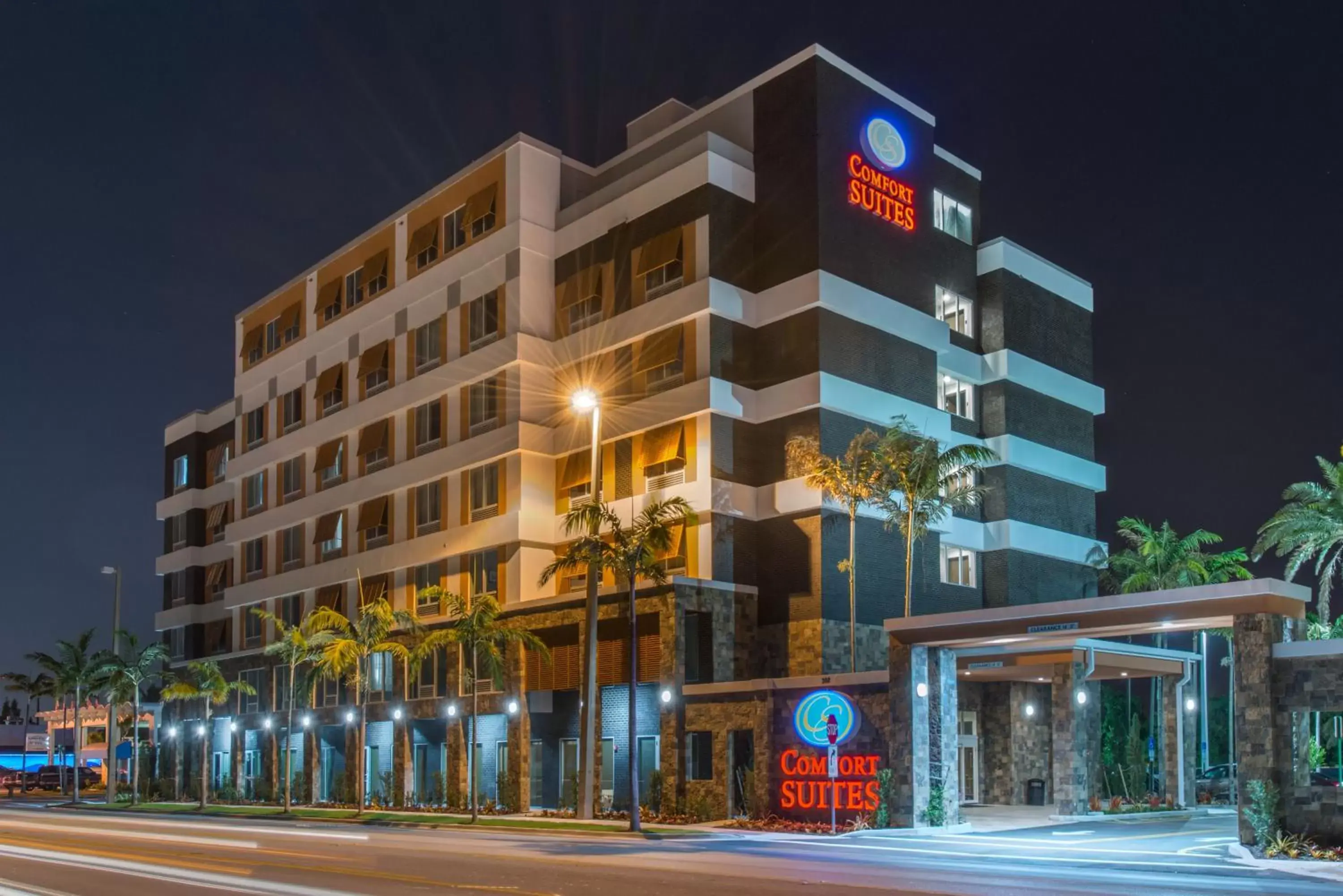 Property building in Comfort Suites Fort Lauderdale Airport & Cruise Port