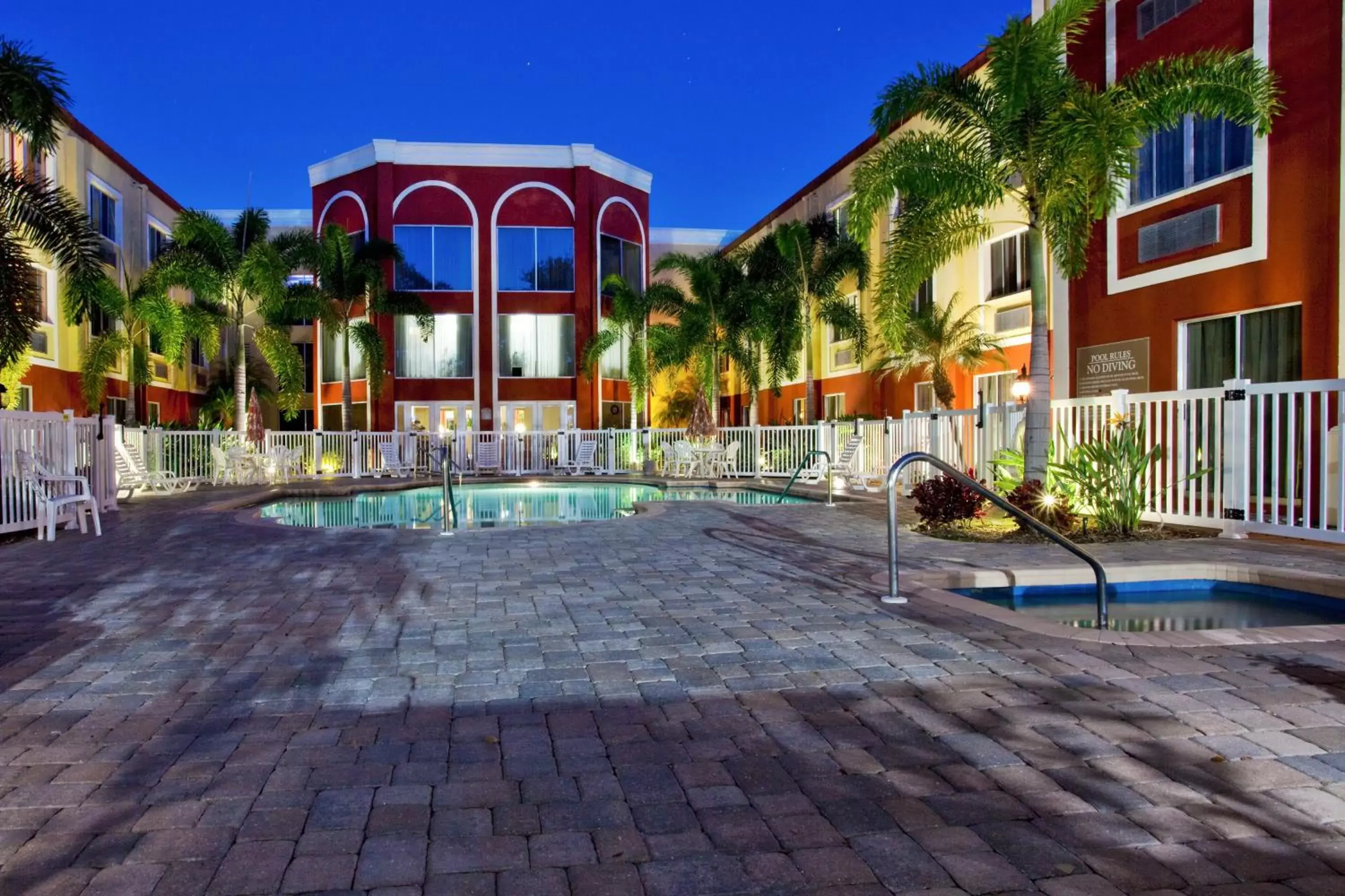 Swimming Pool in Holiday Inn Express Hotel & Suites Bradenton West, an IHG Hotel