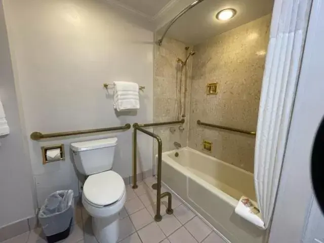 Bathroom in Hotel Phillips