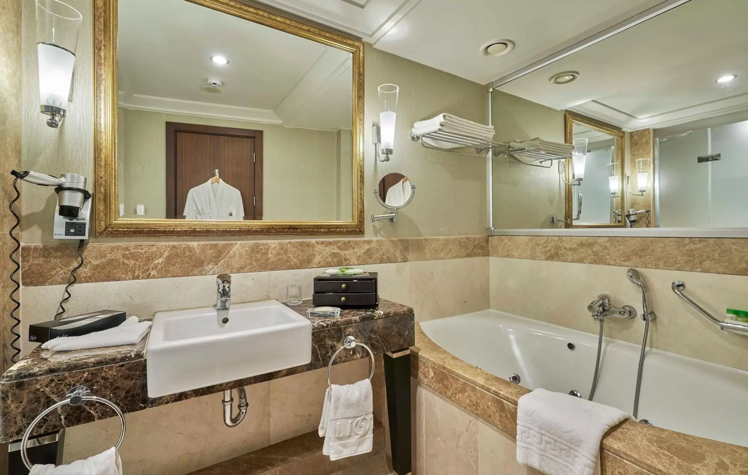 Bathroom in Calista Luxury Resort