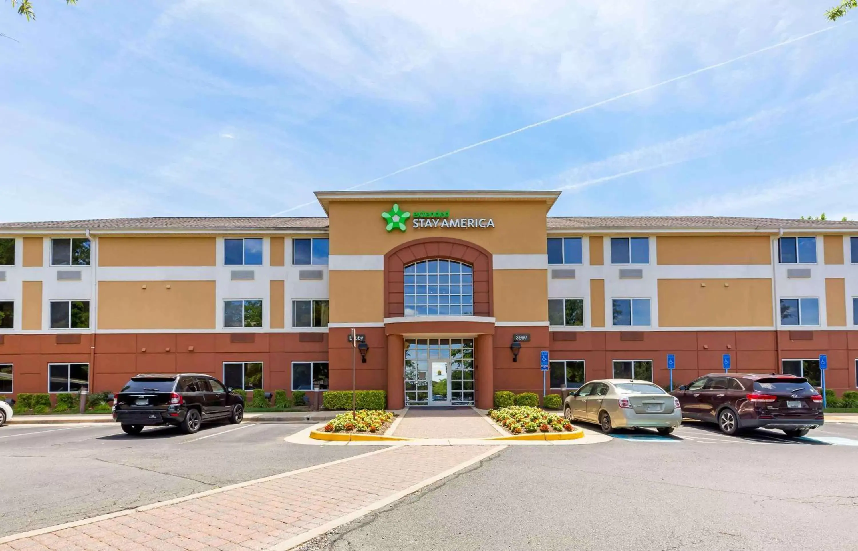 Property Building in Extended Stay America Suites - Washington, DC - Fairfax