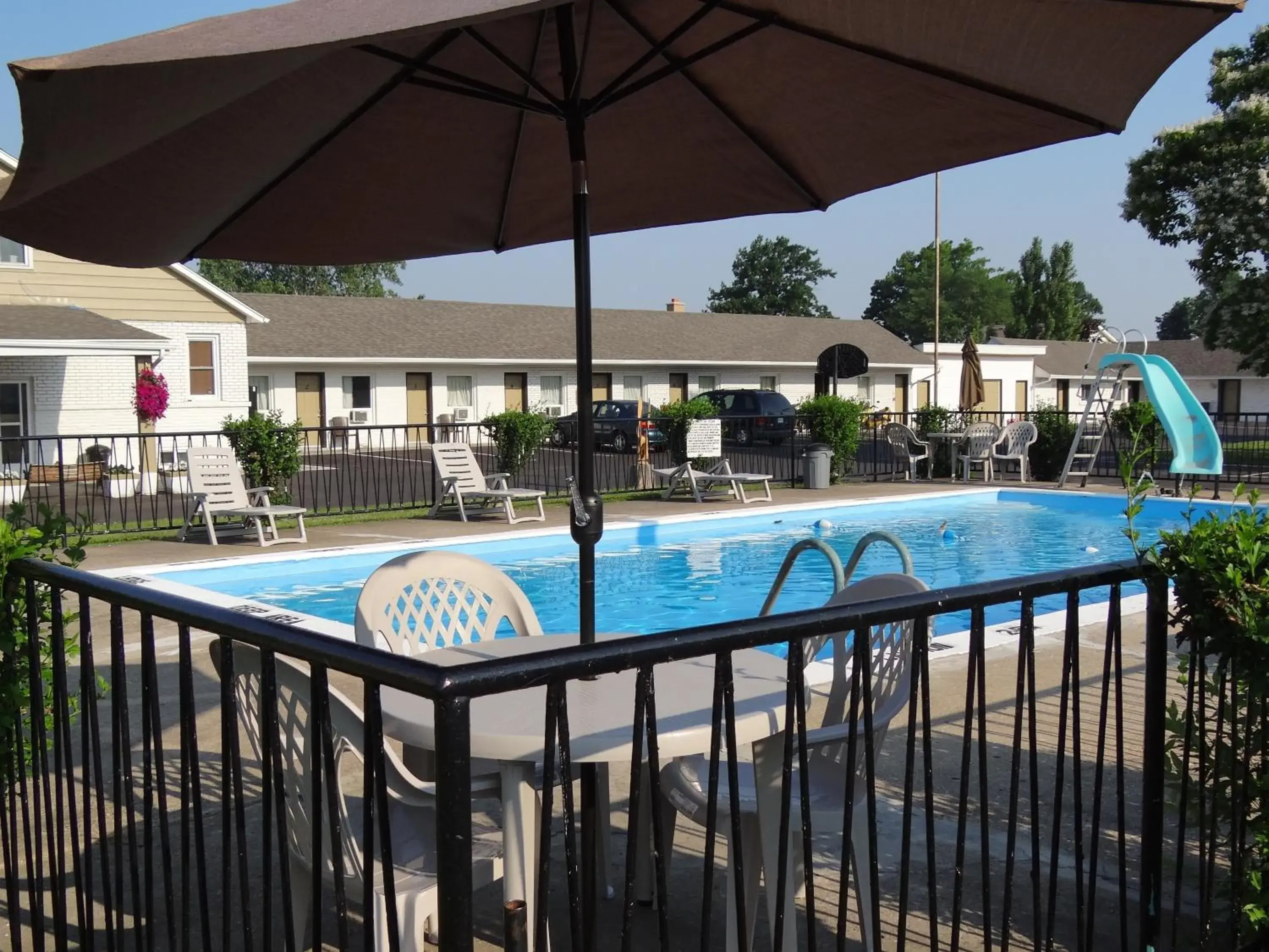 Swimming Pool in Falcon Inn