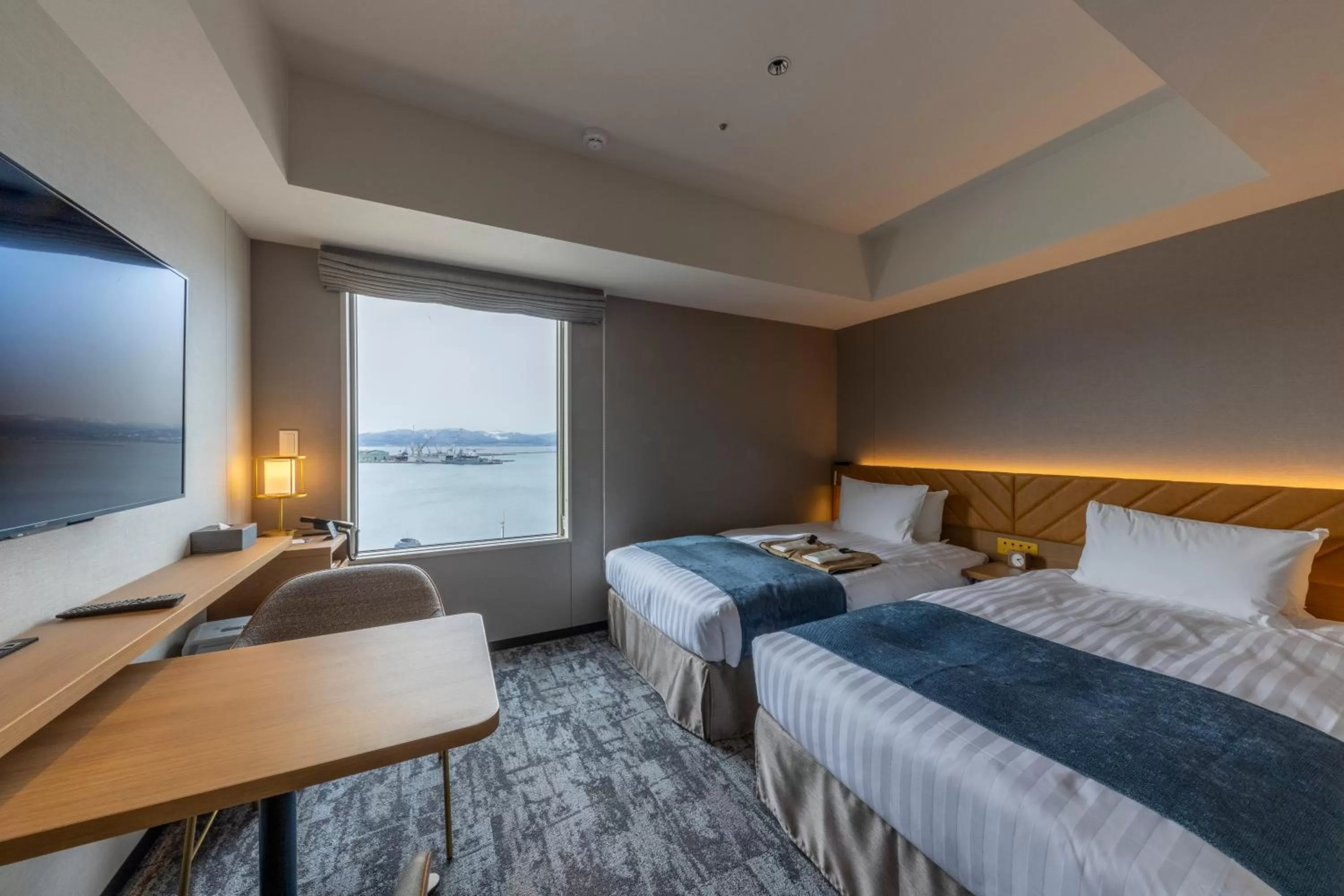 Bed in Tokyu Stay Hakodate Asaichi Akarinoyu