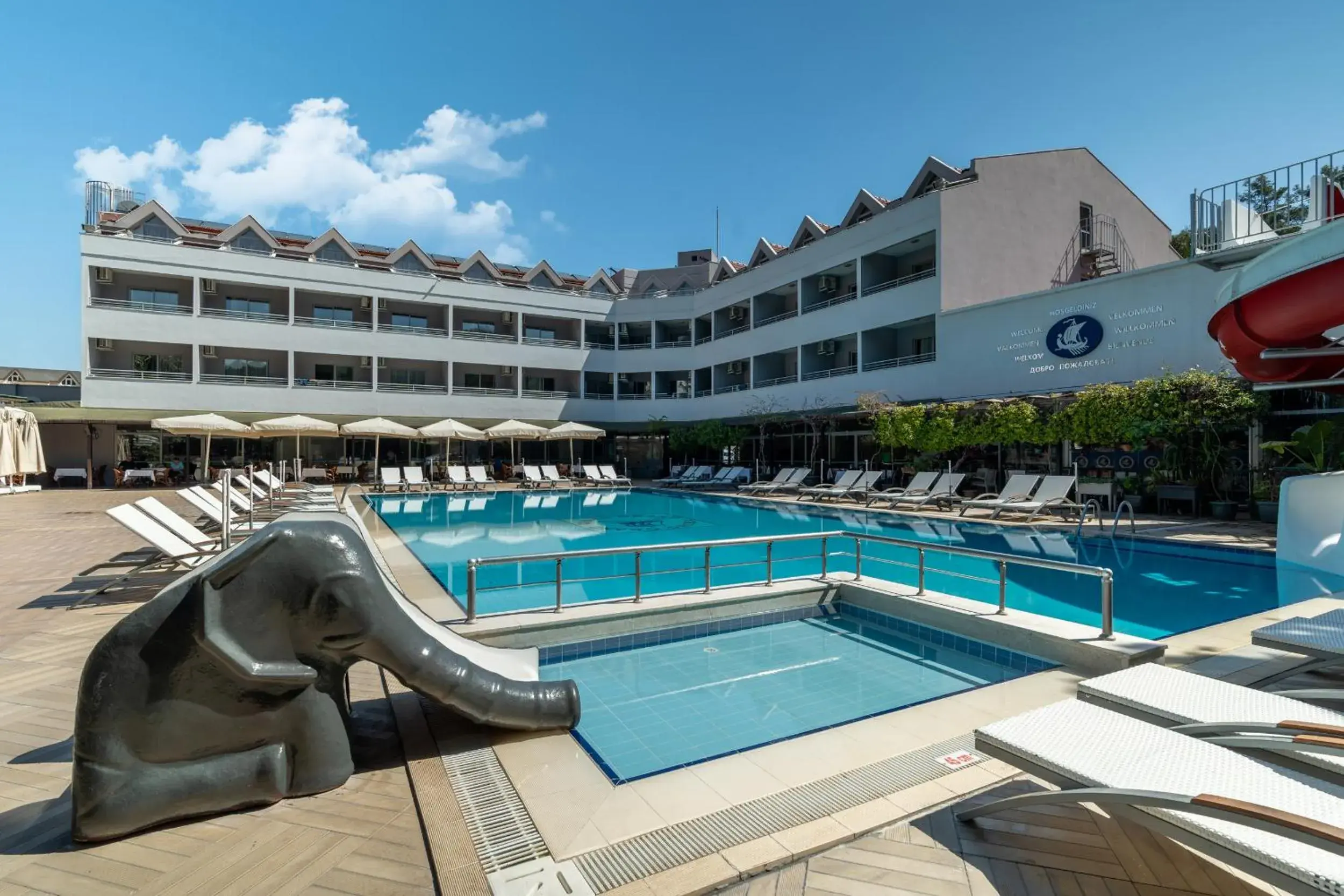 Pool view, Swimming Pool in Grand Viking Hotel