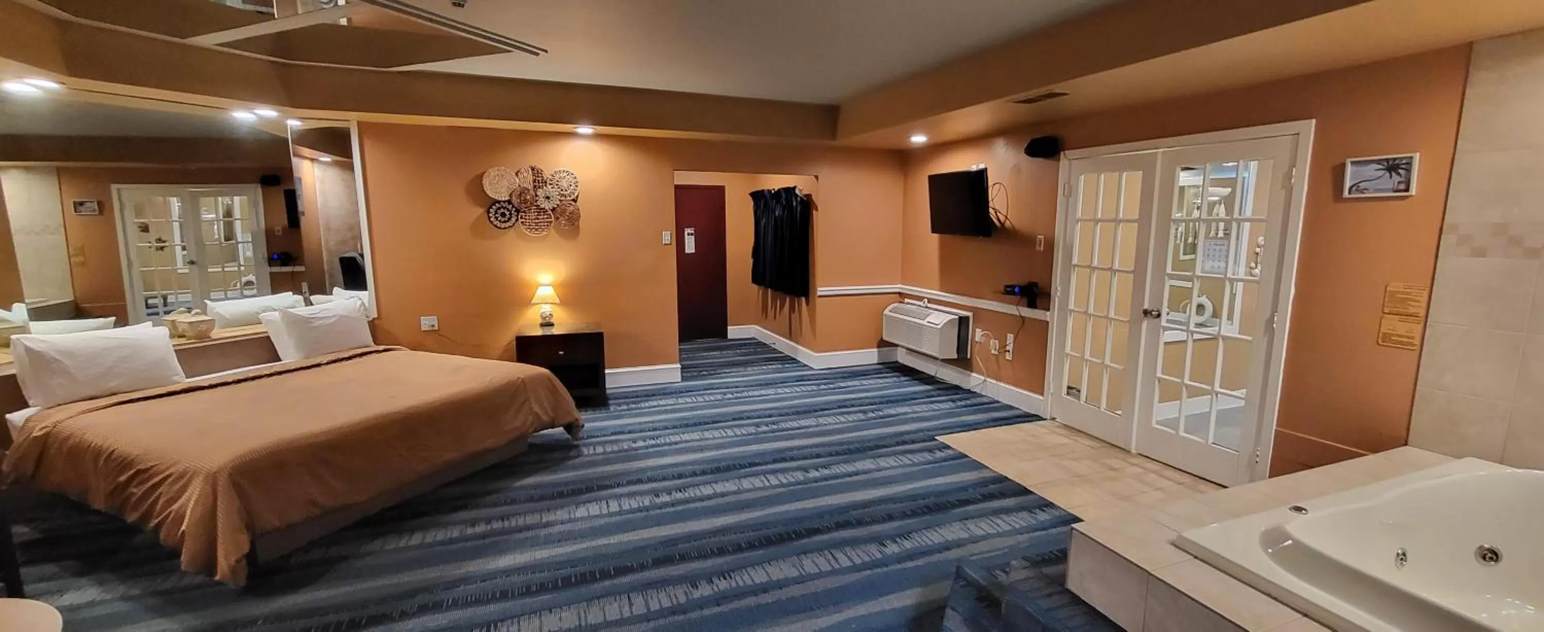 Photo of the whole room, Bed in Inn of the Dove - Romantic Luxury Suites with Jacuzzi & Seasonal Fireplace at Harrisburg-Hershey-Philadelphia, PA