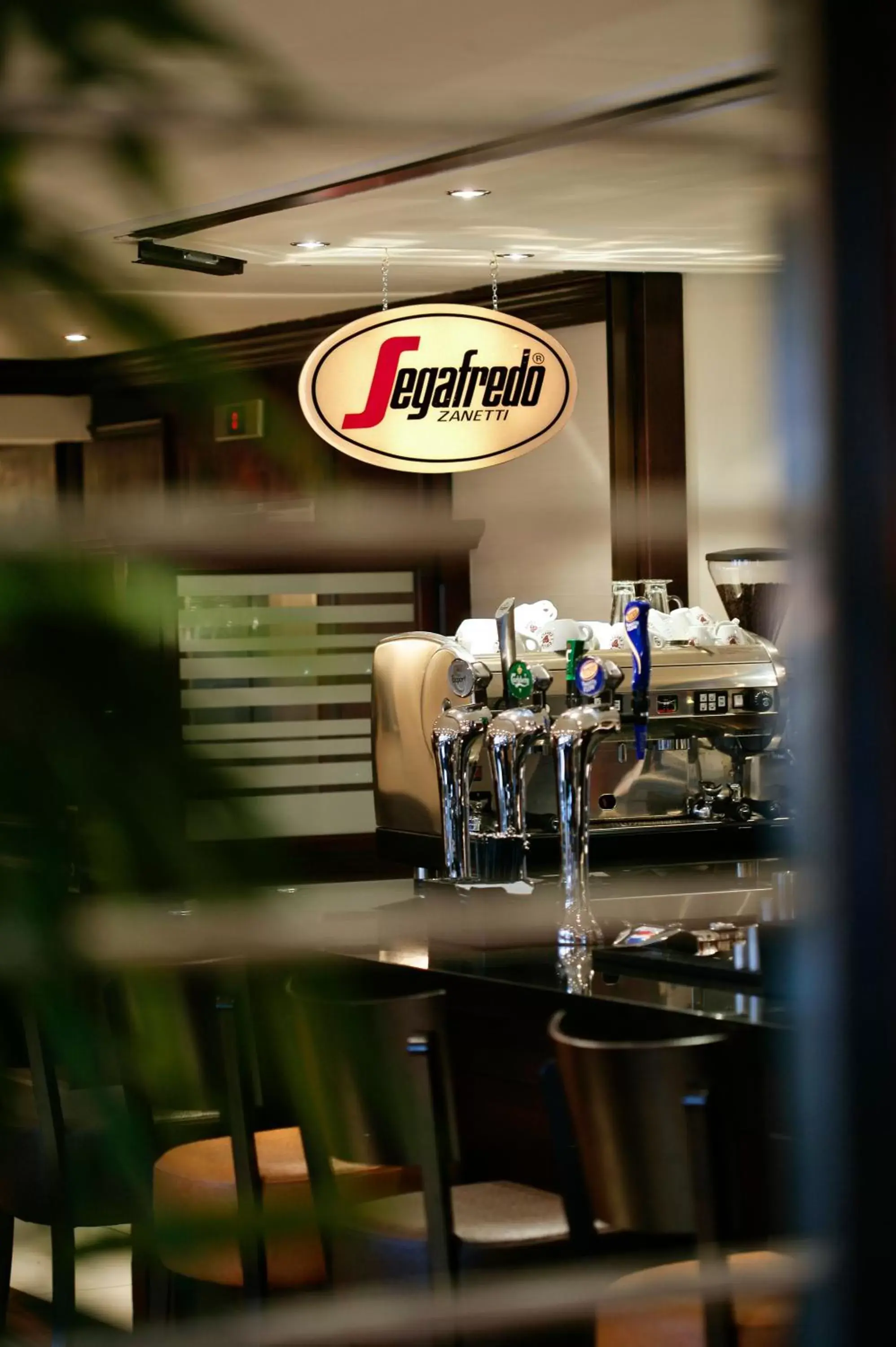 Lounge or bar in Leonardo Inn Glasgow West End Lounge or bar in Leonardo Inn Glasgow West End