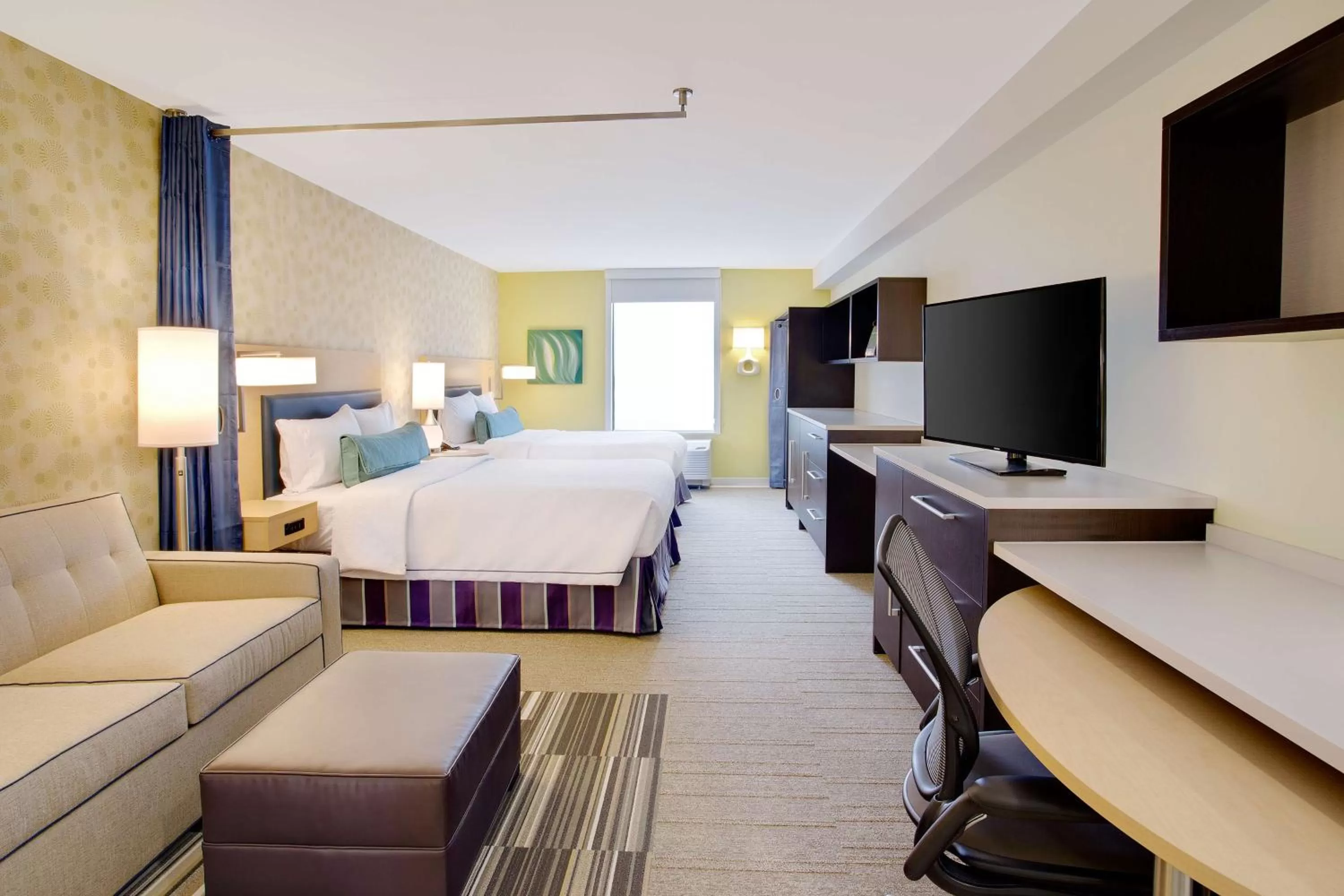 Bedroom, Bed in Home2 Suites By Hilton Chicago Schaumburg