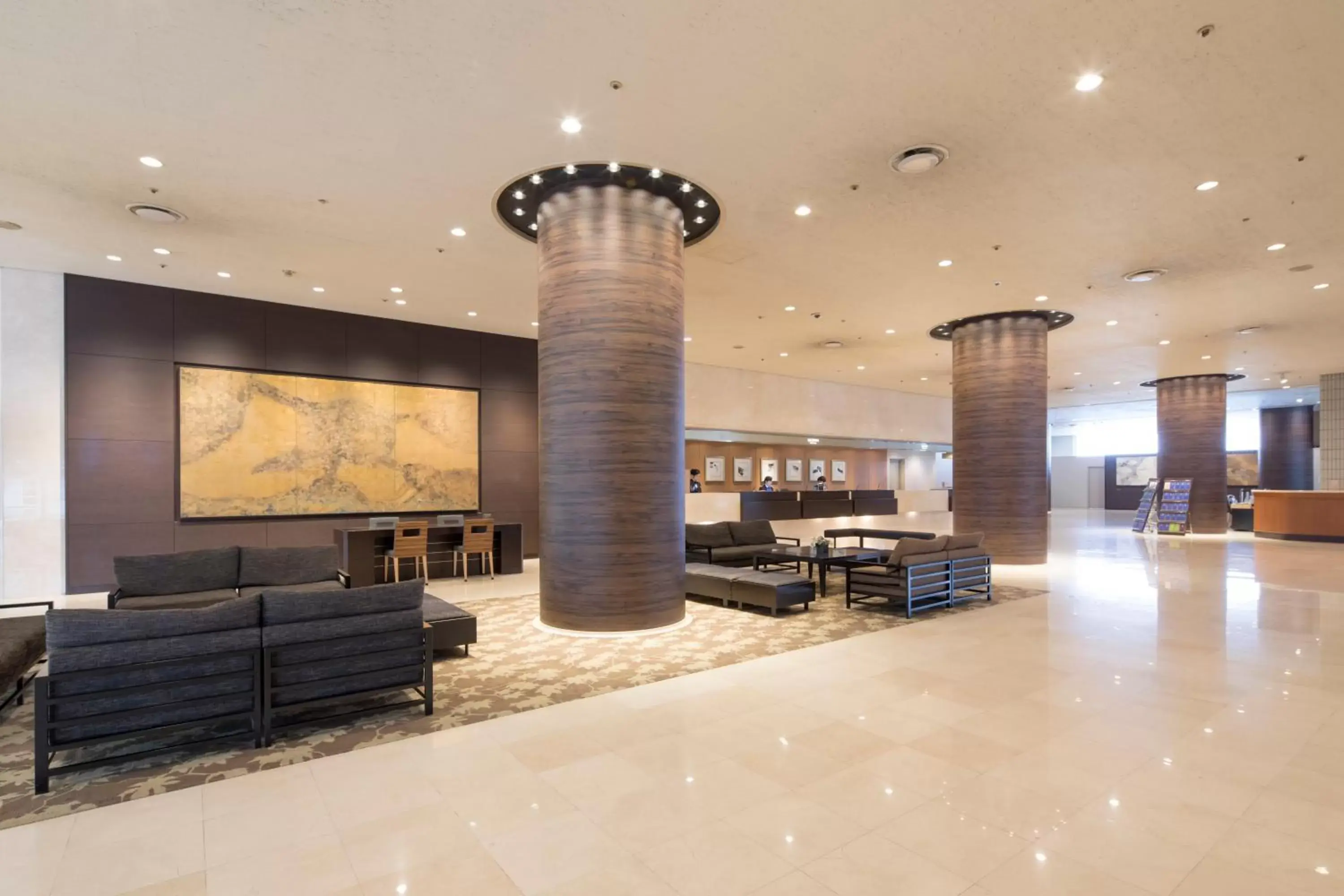 Lobby or reception in HOTEL MYSTAYS PREMIER Narita