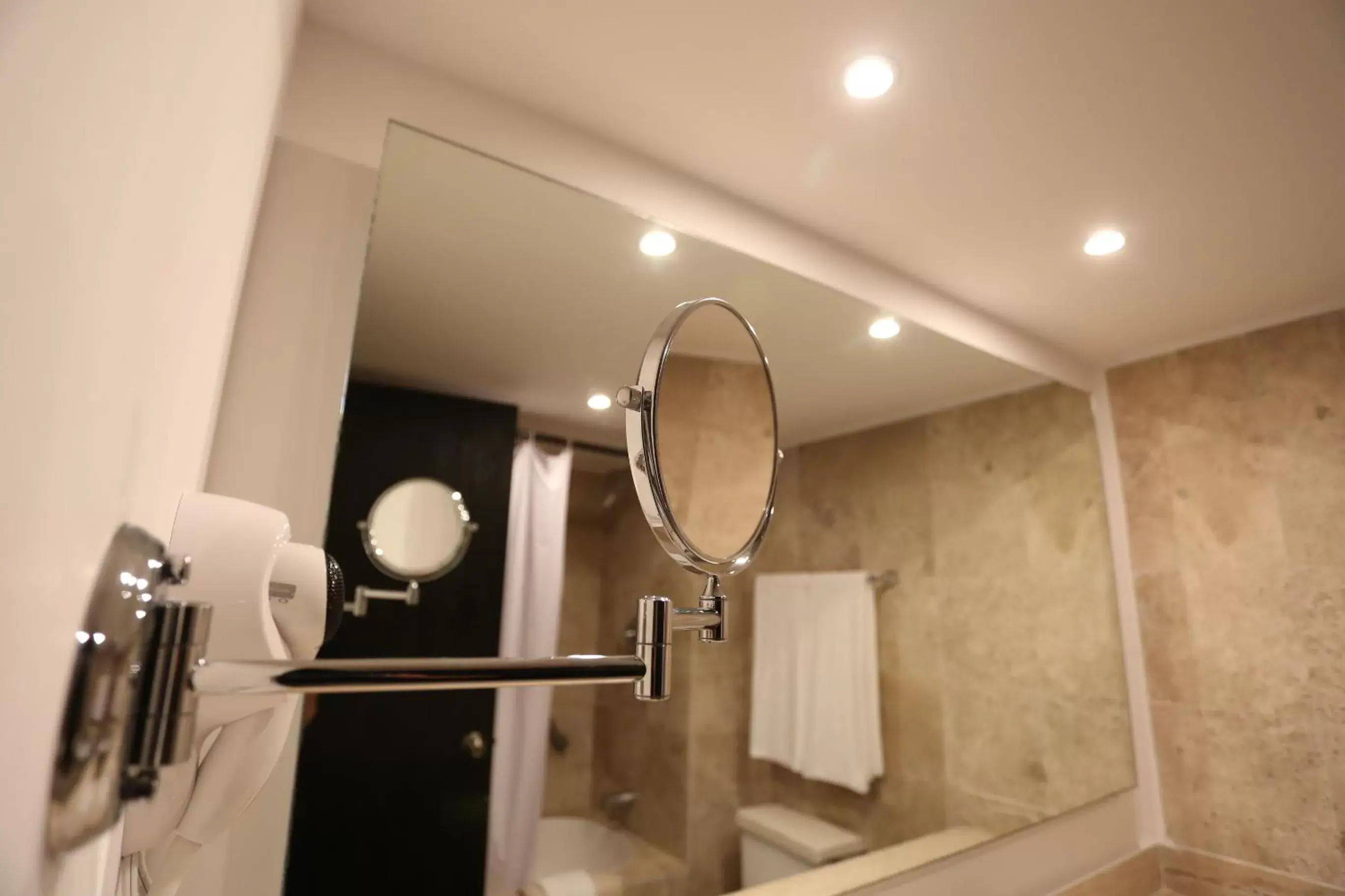 Bathroom in Hotel Montetaxco