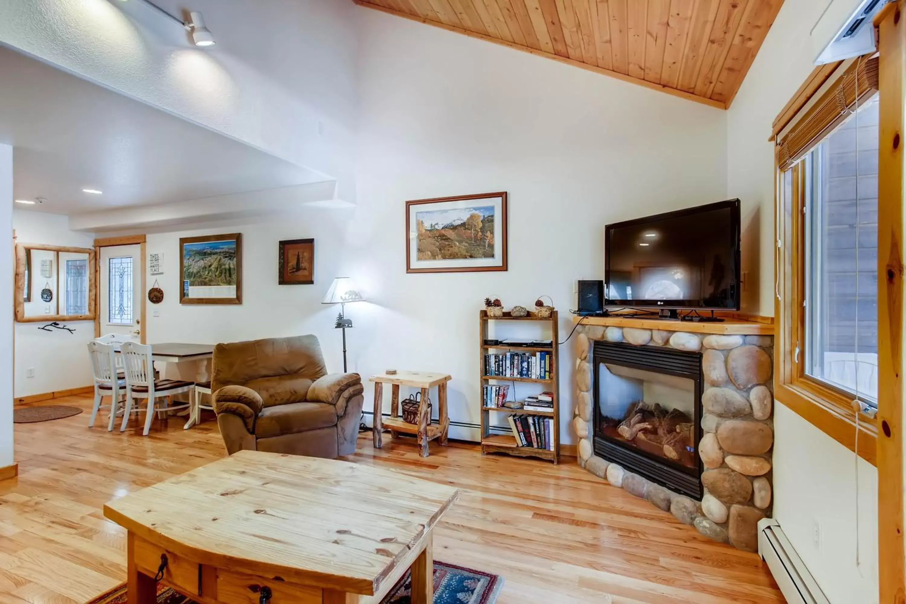 Seating Area in Estes Park Condos