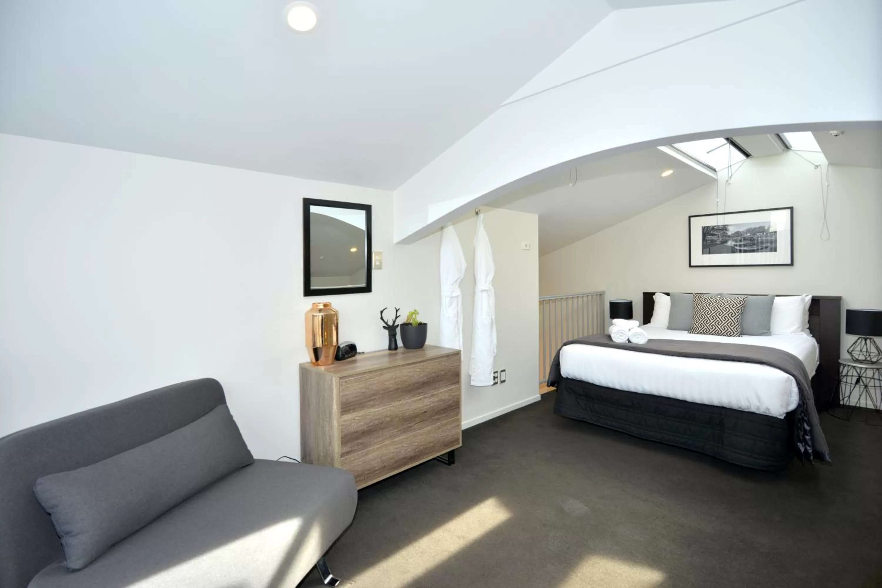 Bedroom, Bed in Southwark Hotel & Apartments
