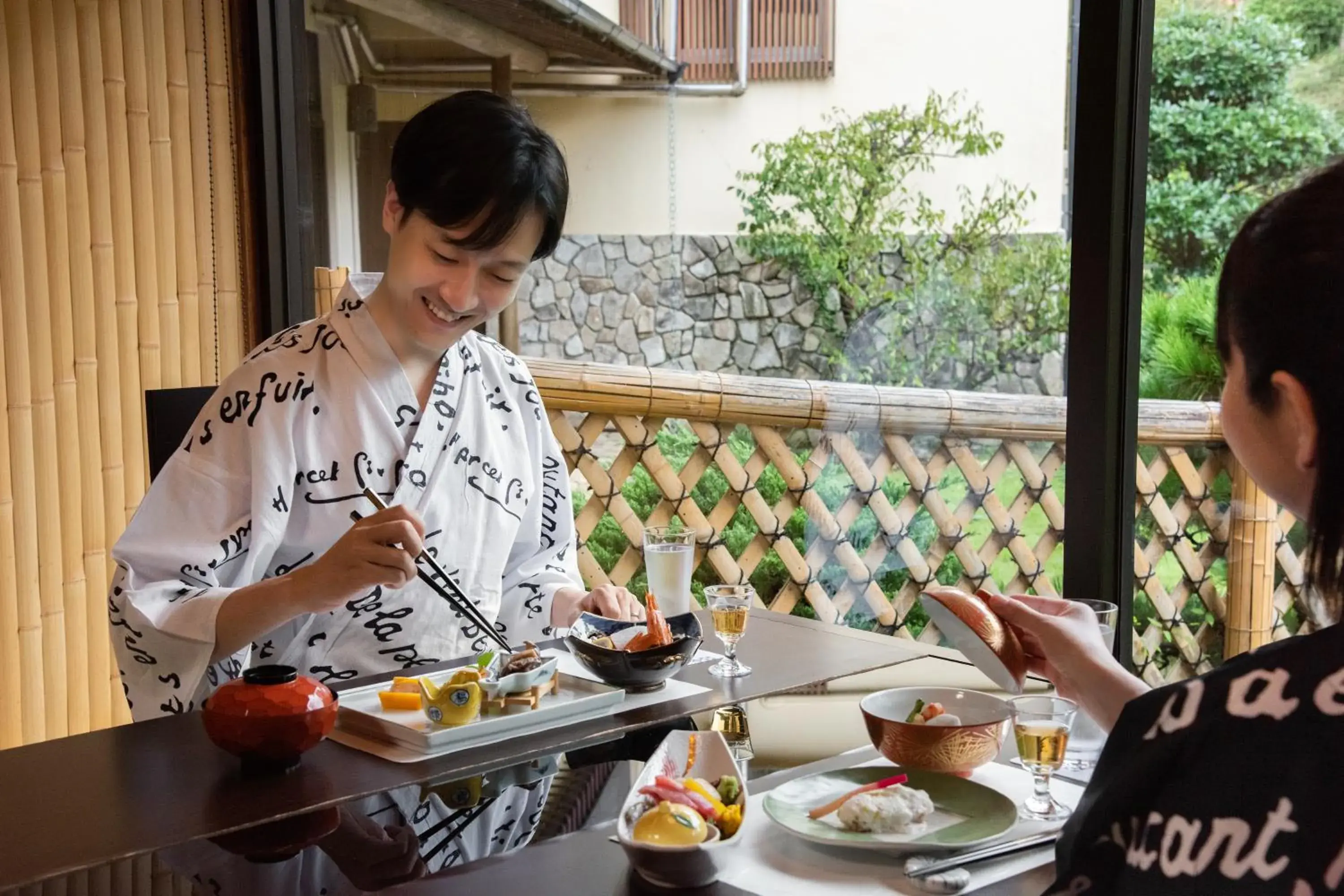 Restaurant/places to eat in Hotel Hagoromo