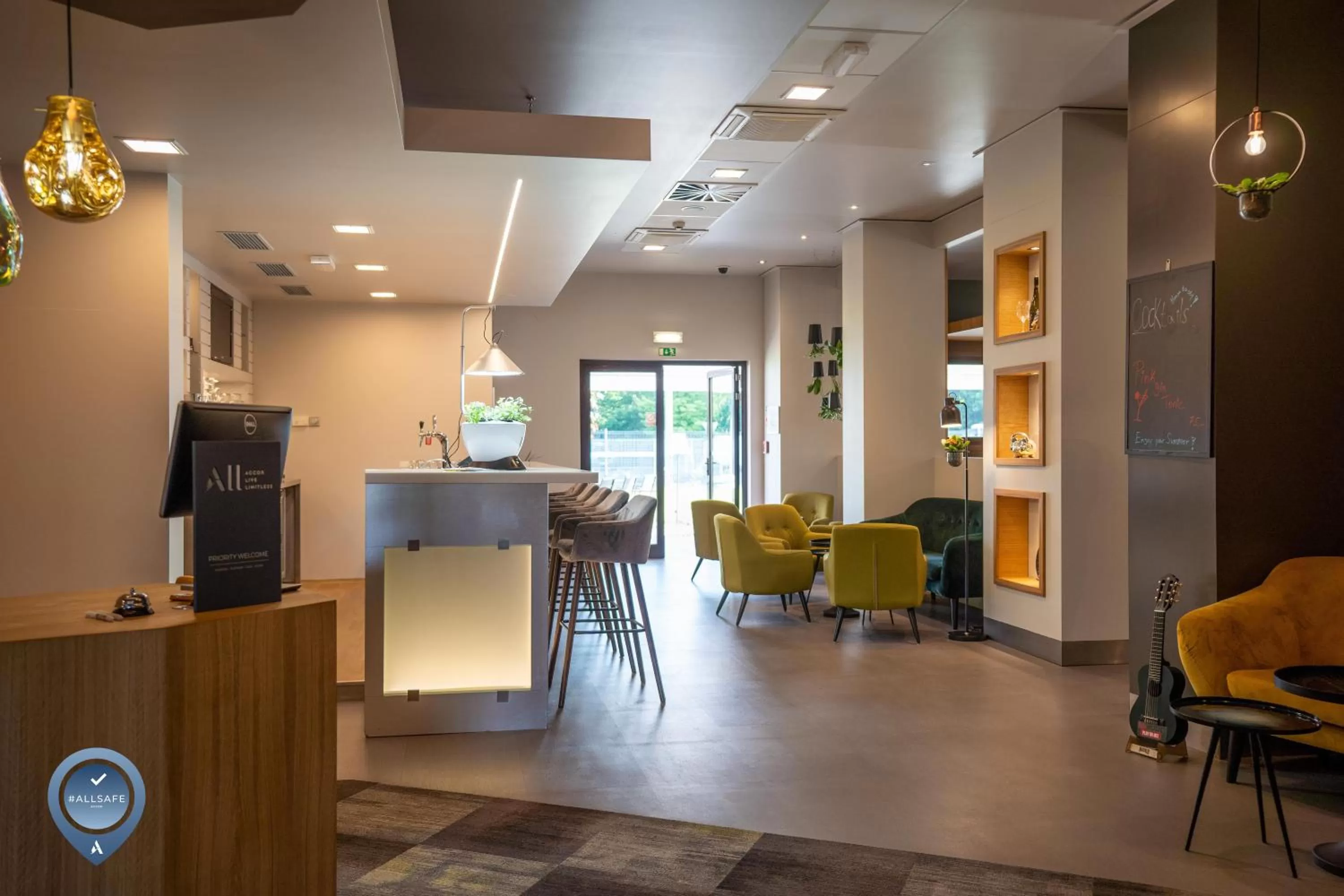 Lobby or reception in Ibis Hotel Plzeň