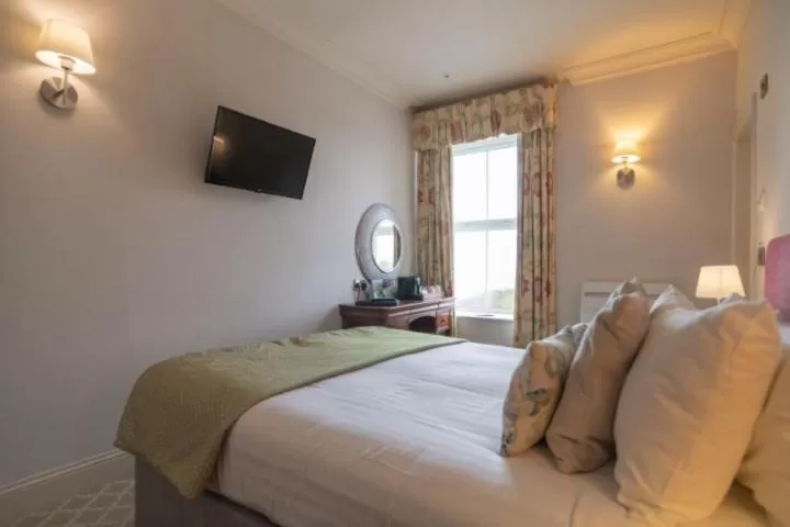 Bed in Mullion Cove Hotel & Spa