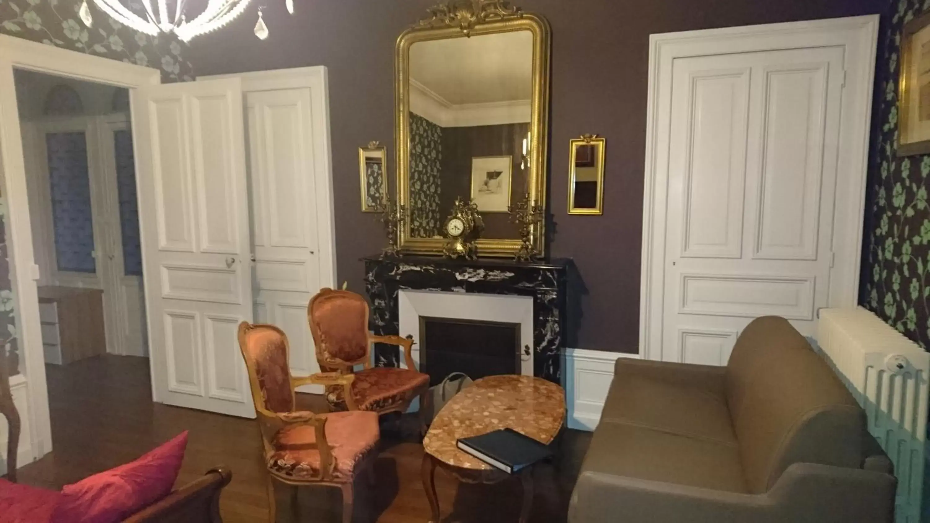 Bedroom, Seating Area in Villa Primerose