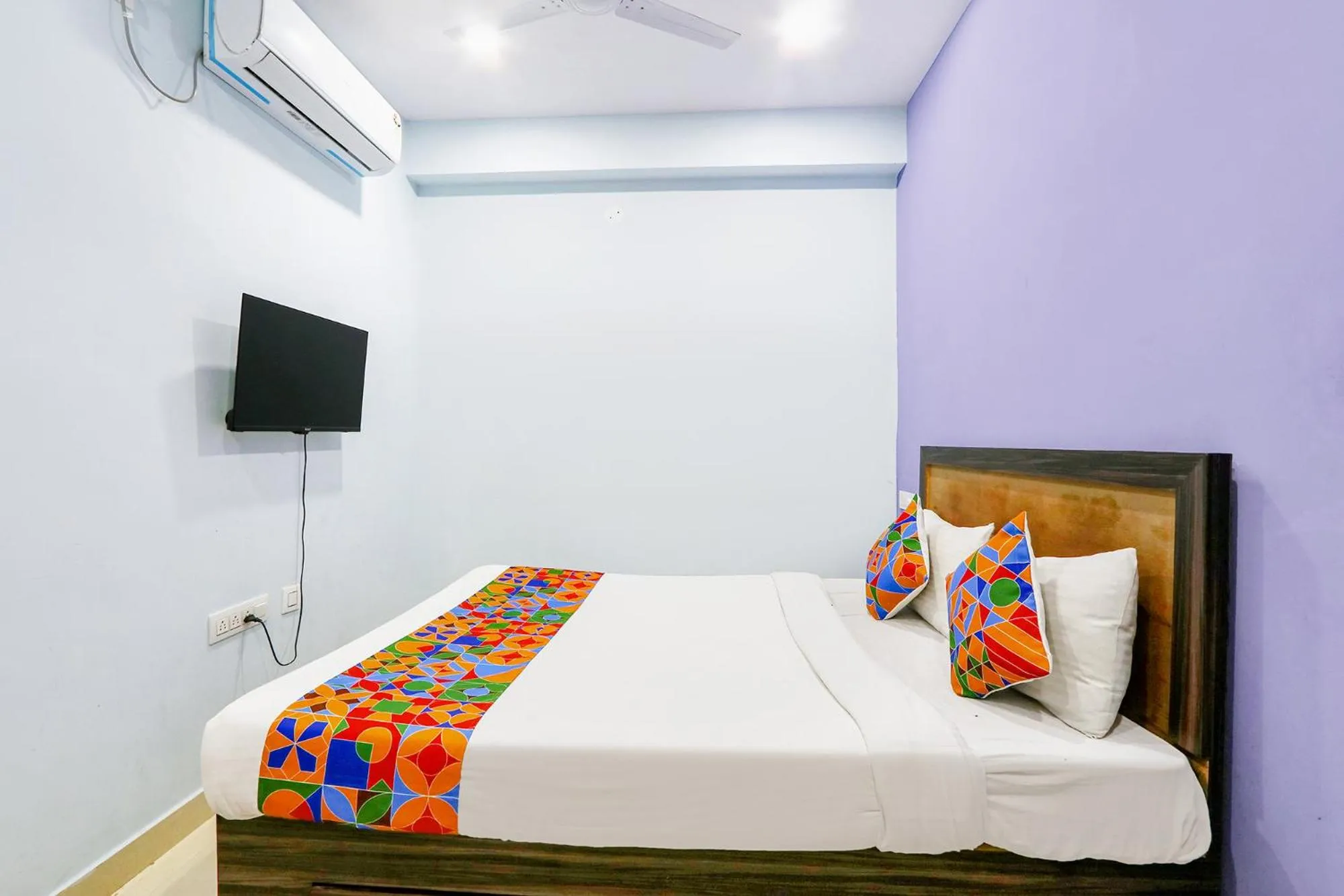 Bed in OYO Flagship Hotel Night Eye Nanakramguda