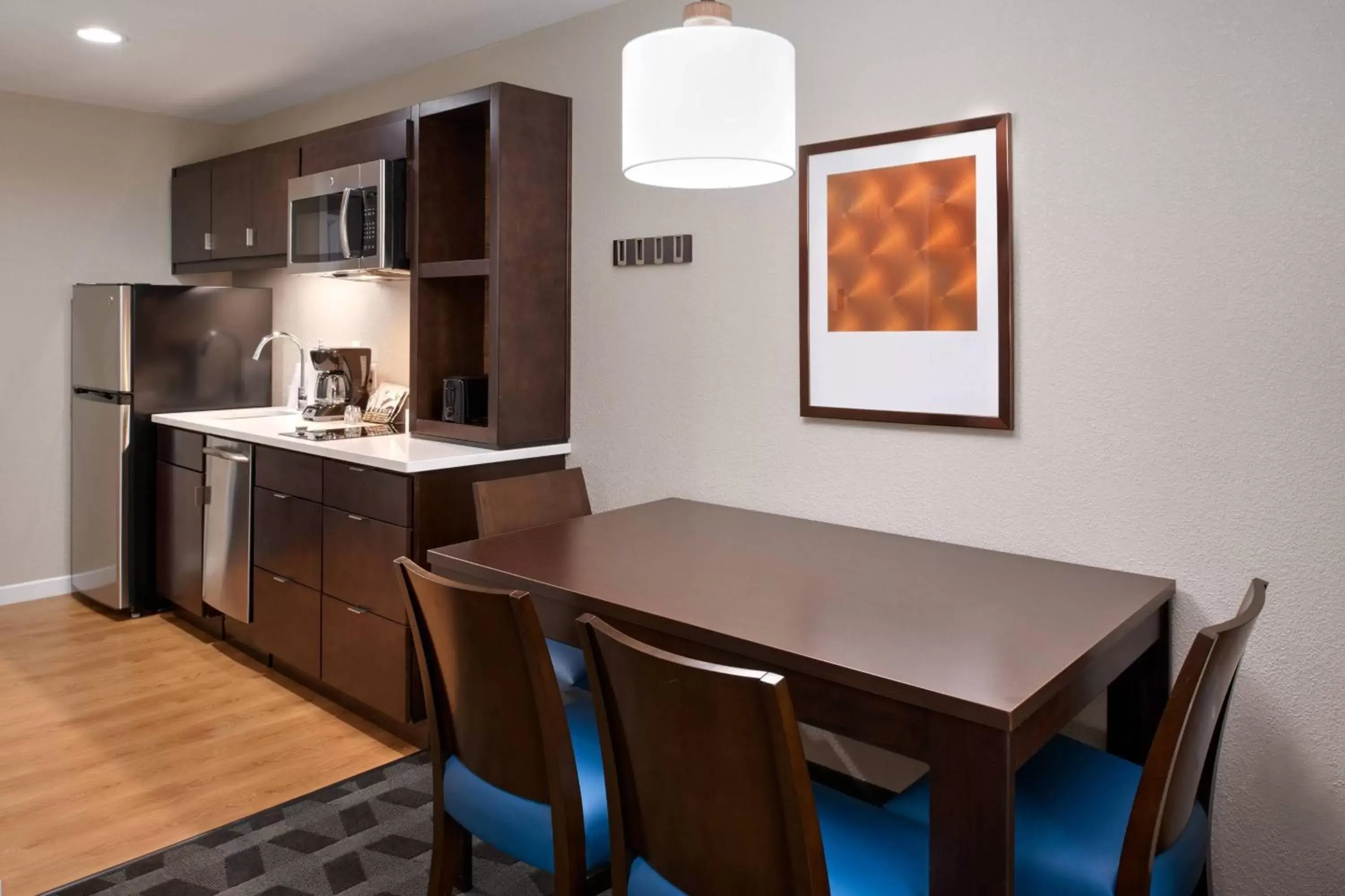 Kitchen or kitchenette, Kitchen/Kitchenette in TownePlace Suites by Marriott Richmond