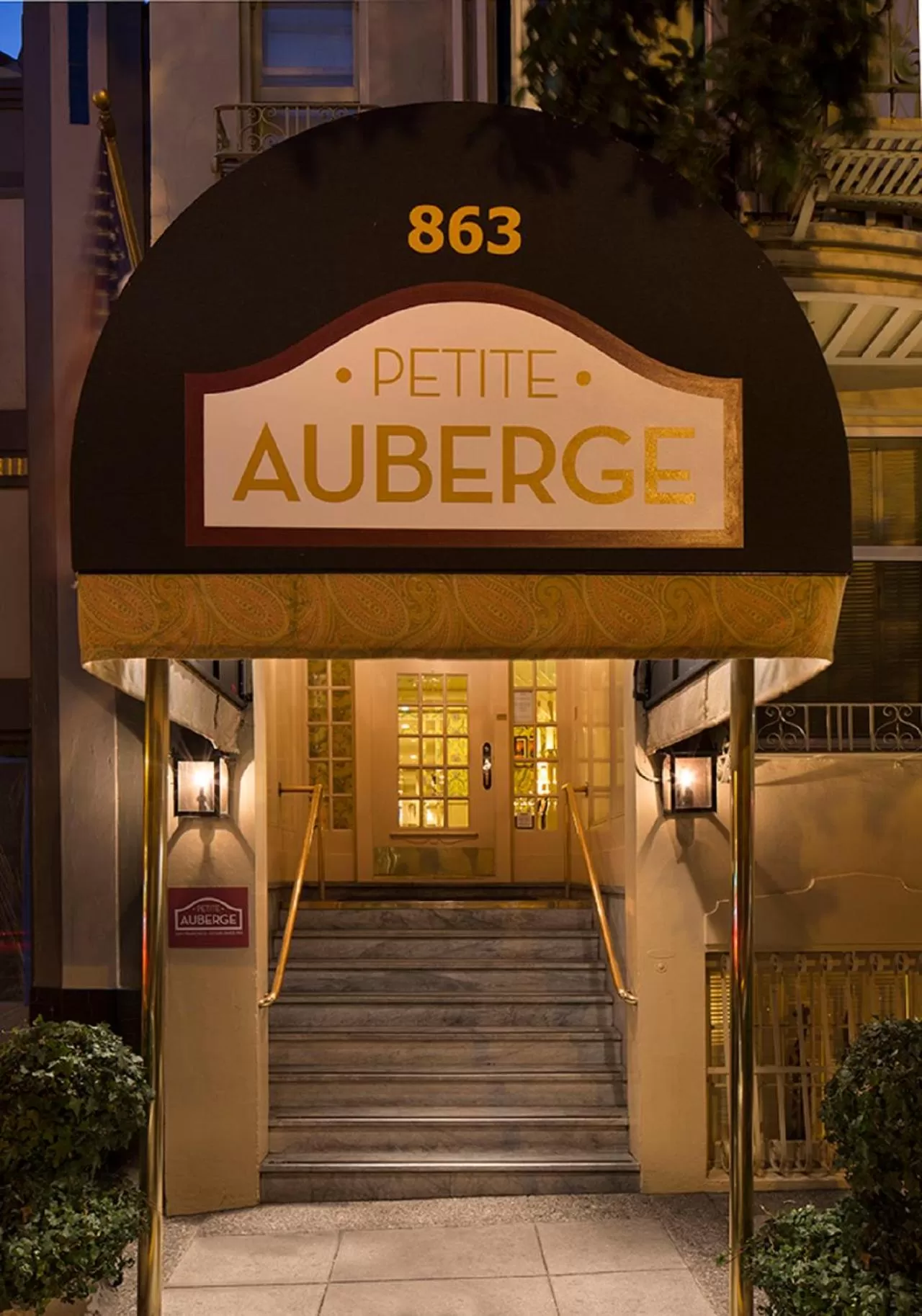Facade/entrance in Petite Auberge