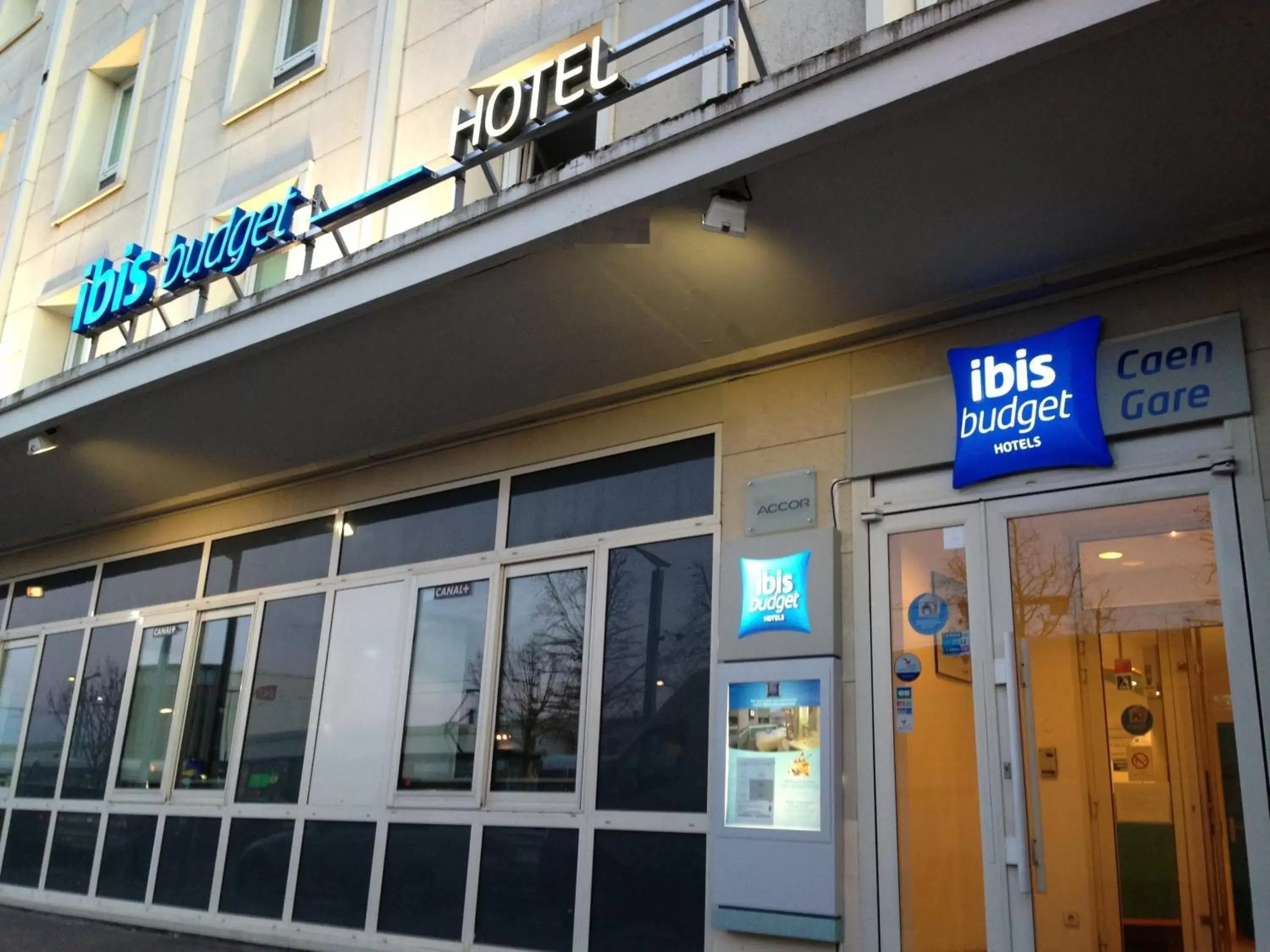 Facade/entrance in ibis Budget Caen Centre Gare