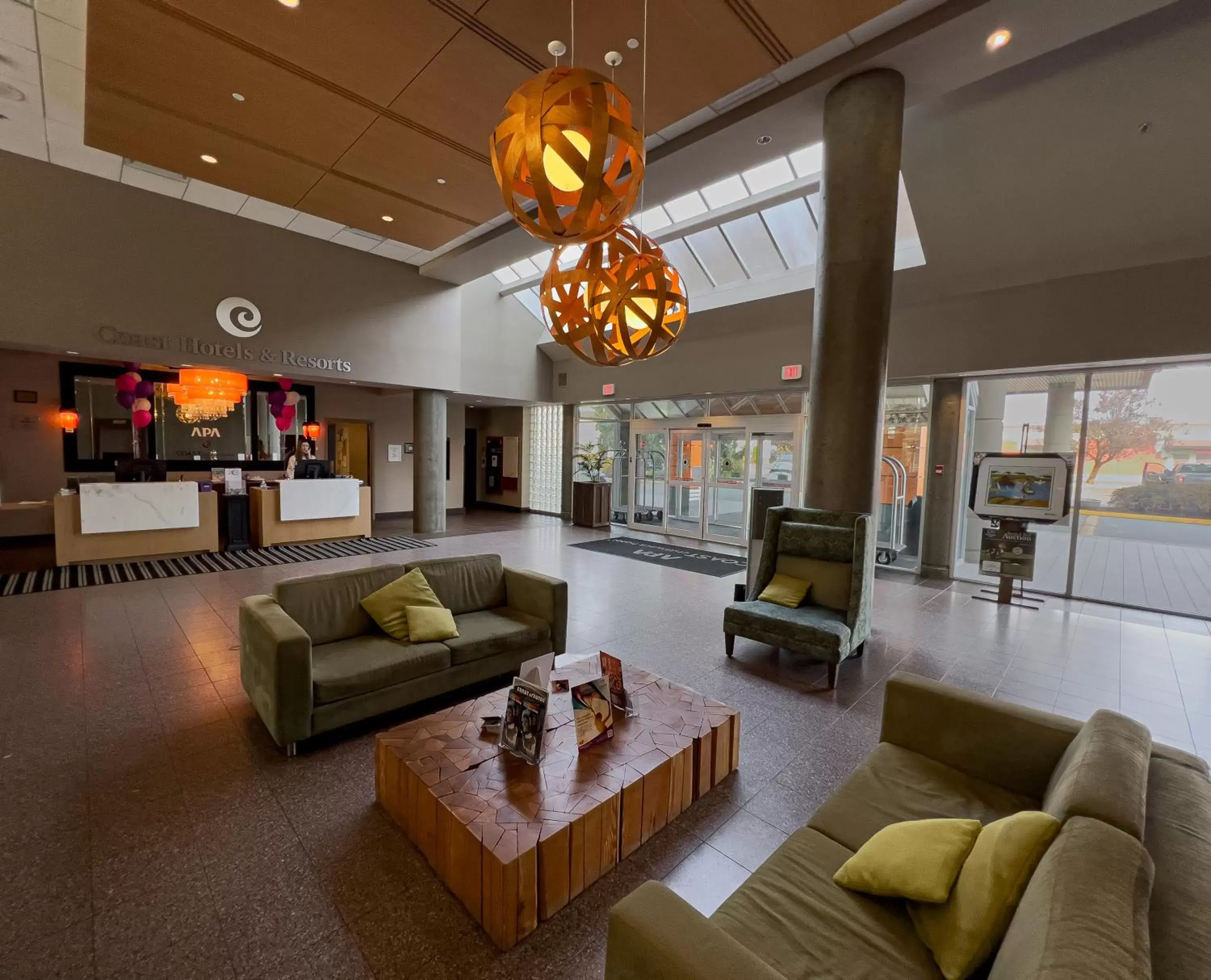 Lobby or reception, Lobby/Reception in Coast Chilliwack Hotel by APA