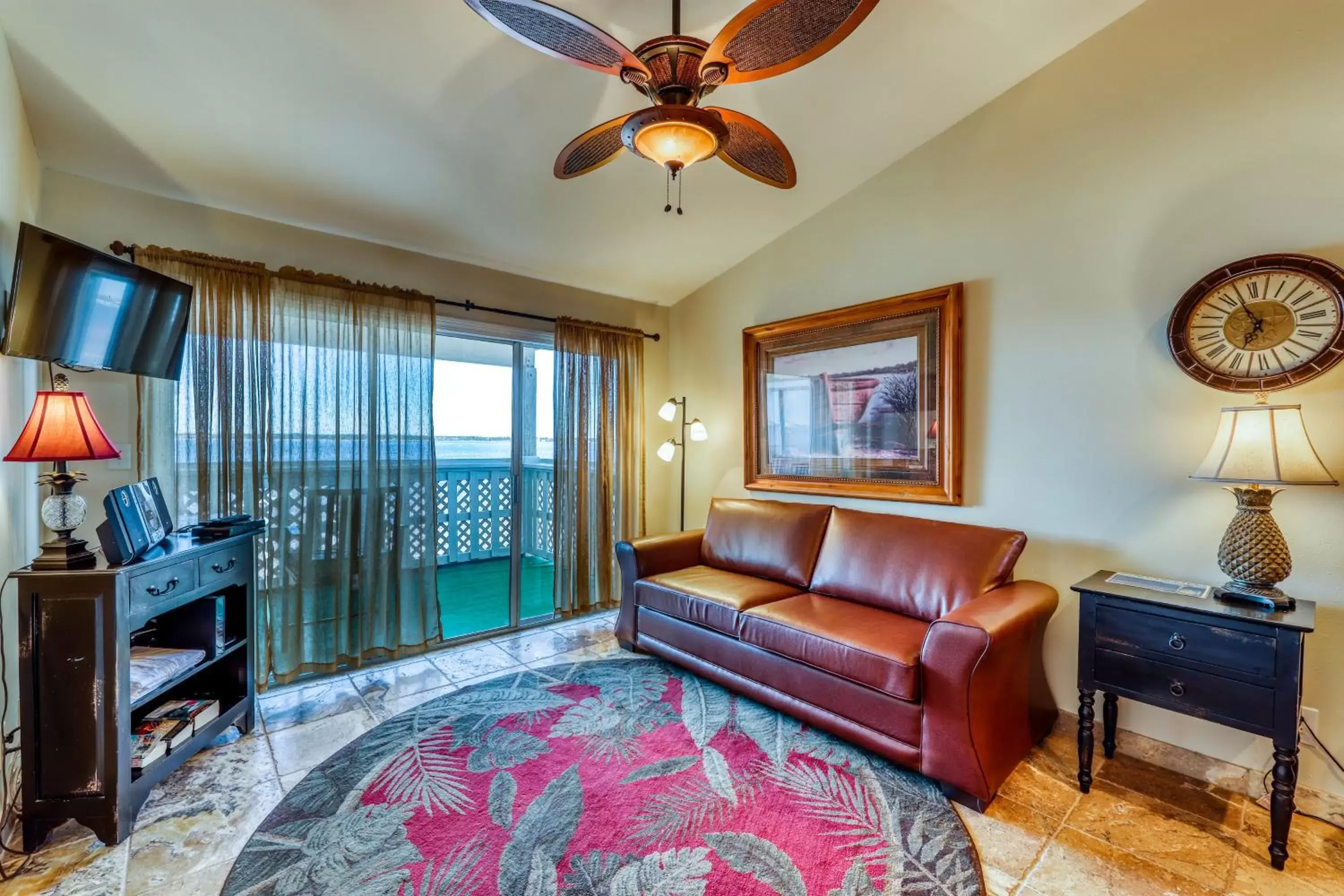 Two Bedroom Apartment in Bayview Beach Escape Two Bedroom Apartment in Bayview Beach Escape