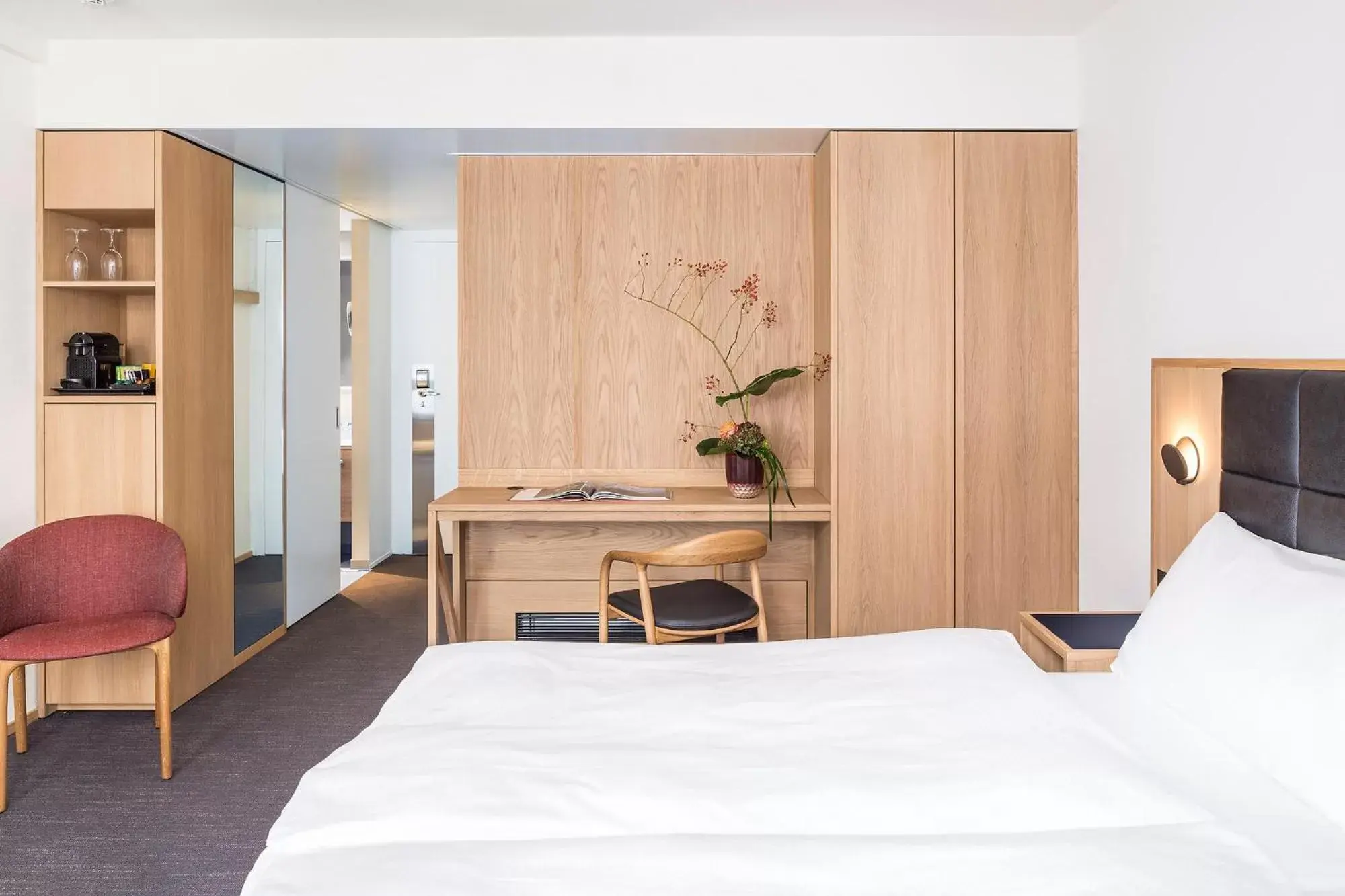 Bedroom, Bed in Hotel Basel - Da wohnen, wo Basel lebt!