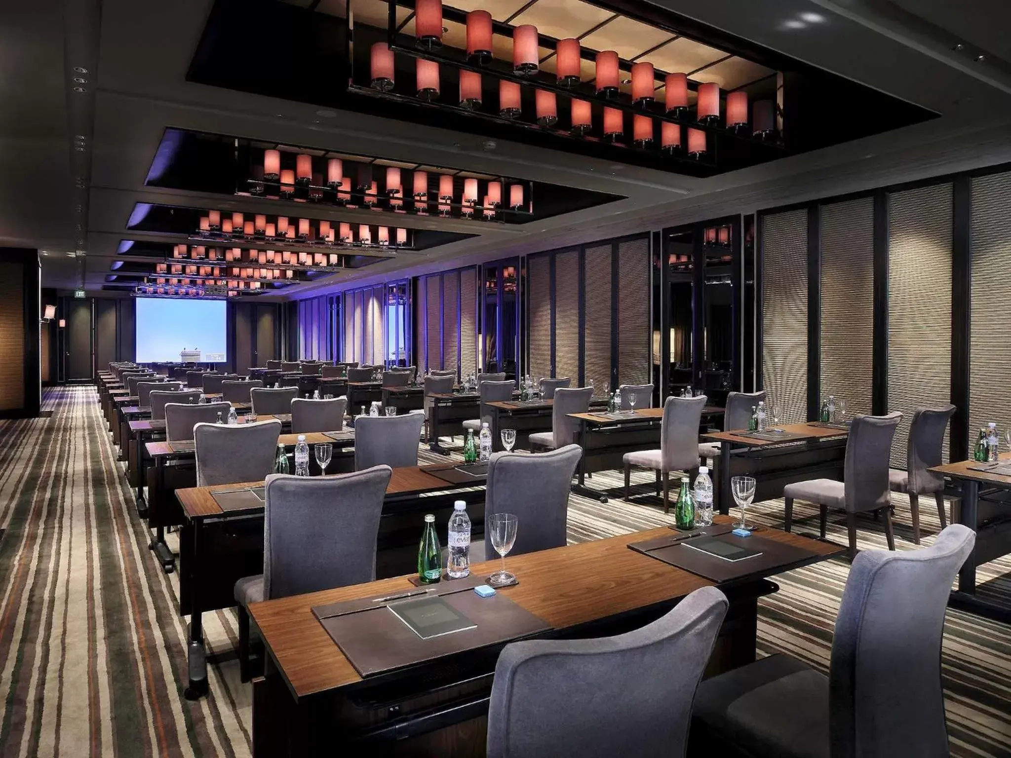 Meeting/conference room, Restaurant/Places to Eat in Sofitel Philippine Plaza Manila