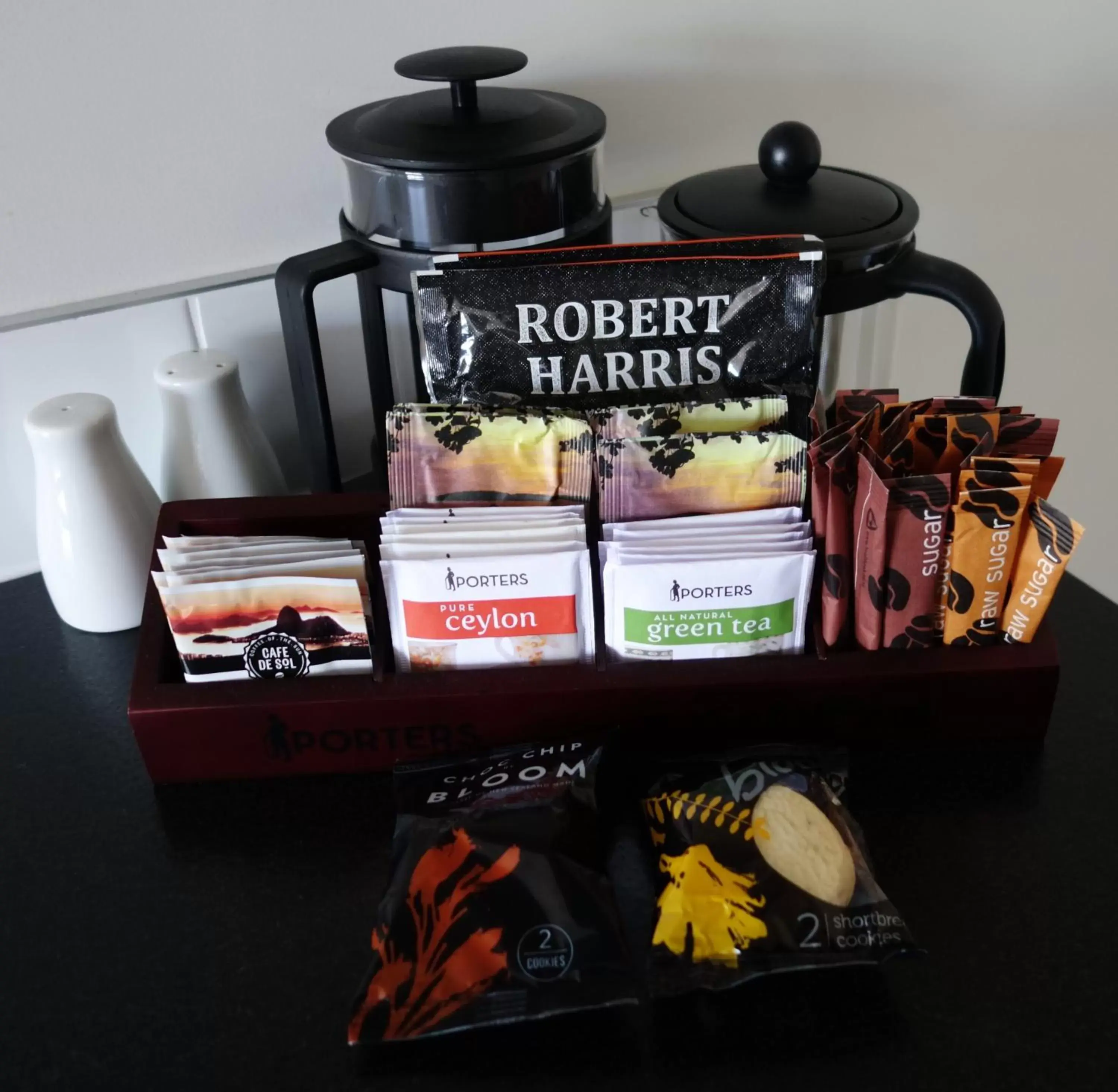 Coffee/tea facilities in Airport Palms Motel
