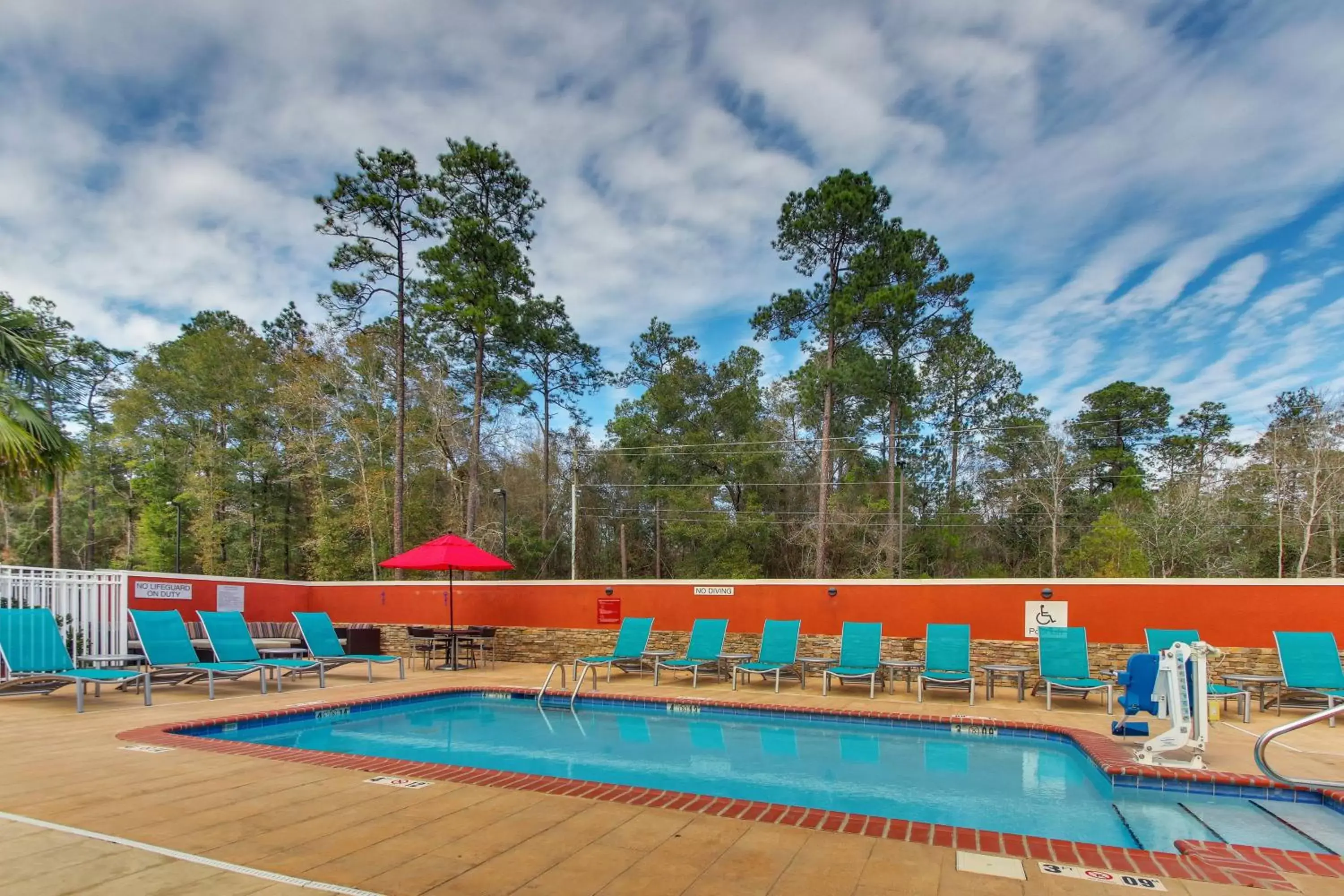 Swimming Pool in TownePlace Suites by Marriott Mobile Saraland