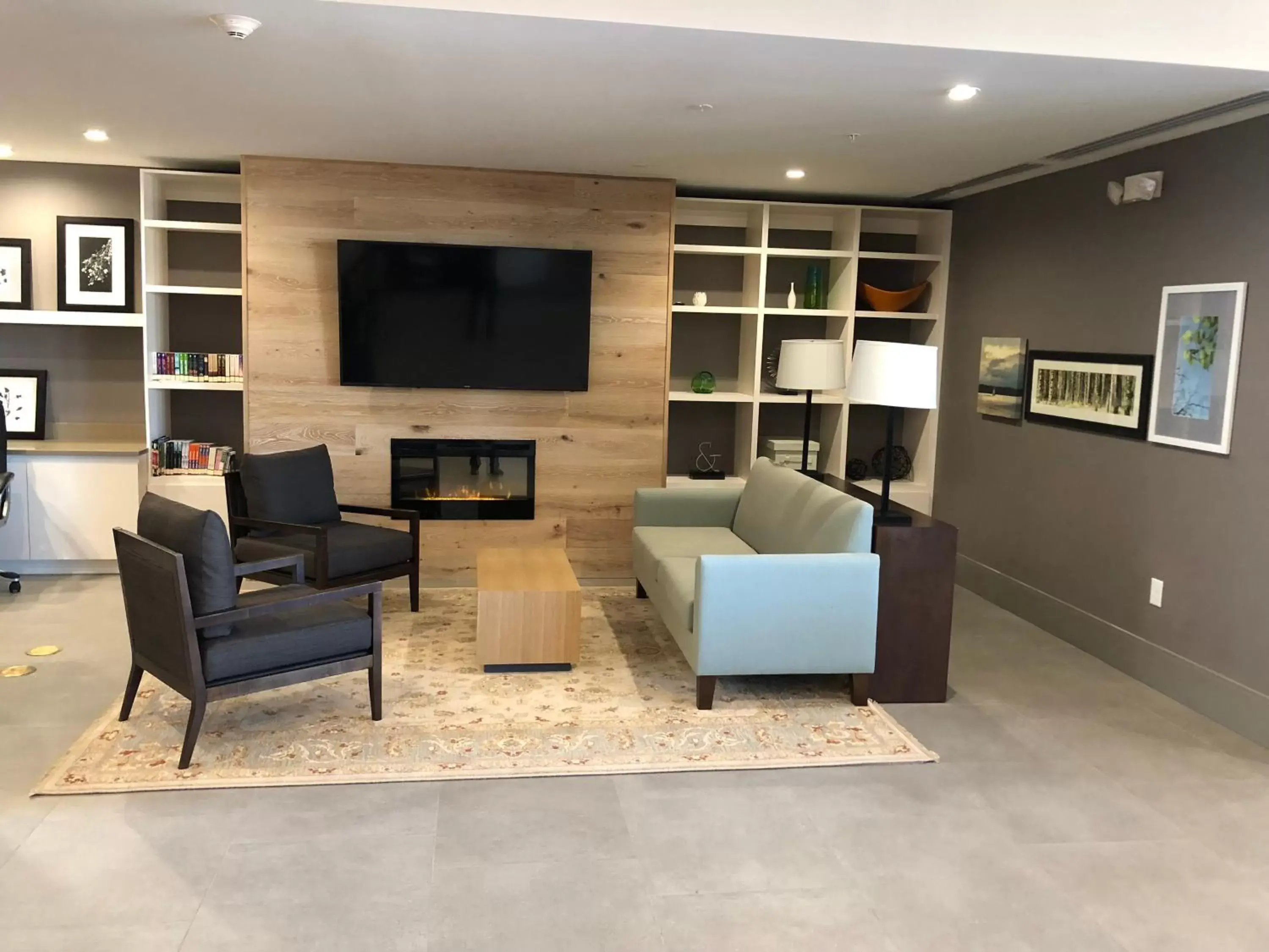 Seating Area in Country Inn & Suites by Radisson, Page, AZ