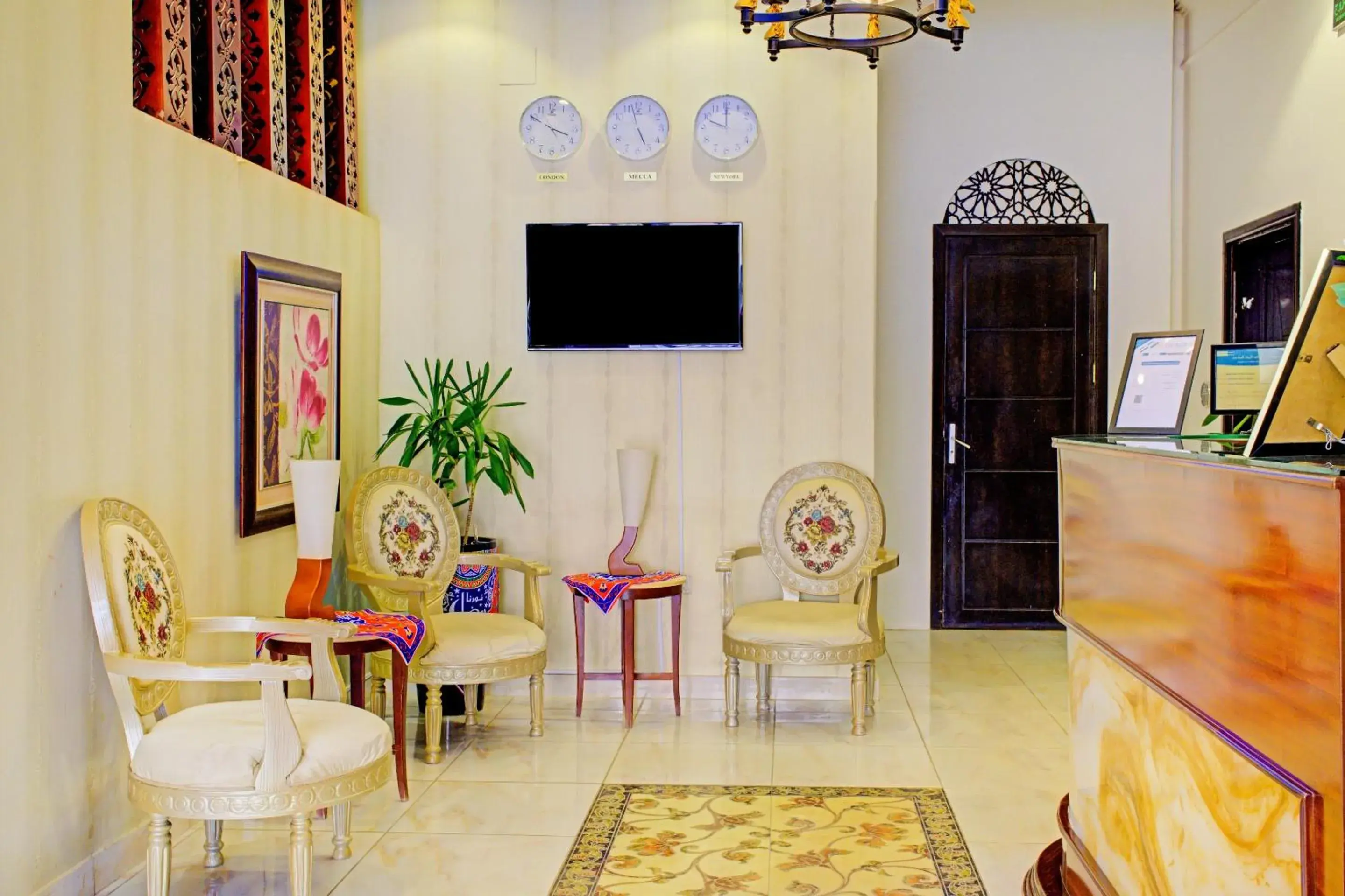 Lobby or reception, TV/Entertainment Center in OYO 401 Al Zaidan For Furnished Units