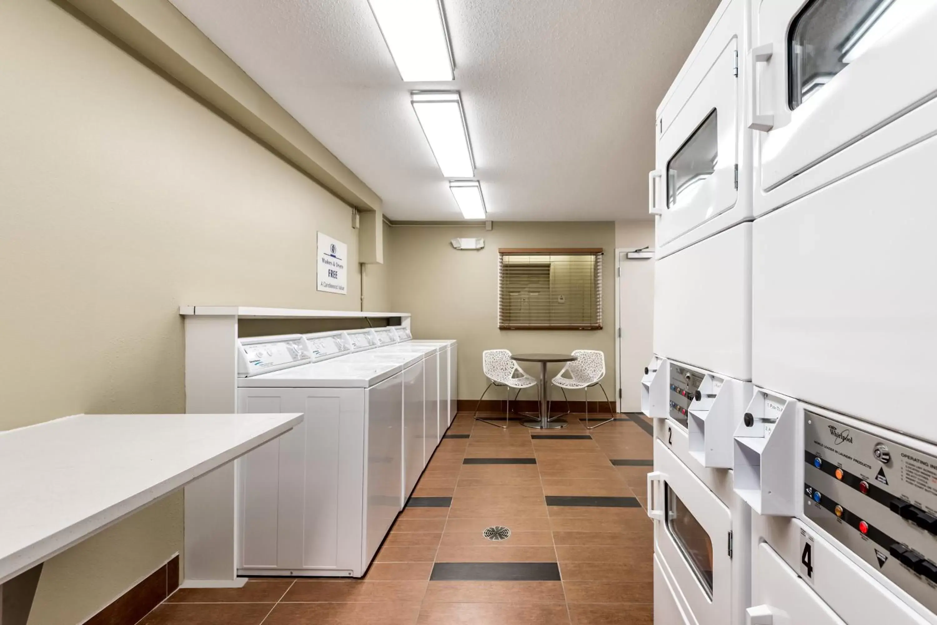 Other, Kitchen/Kitchenette in Candlewood Suites Sterling, an IHG Hotel