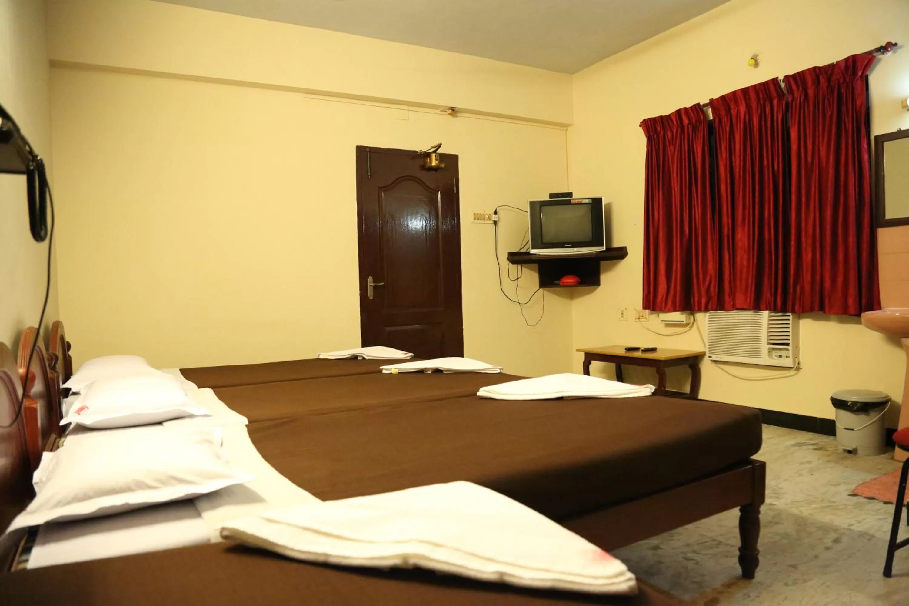 Bed in Rmc travellers inn