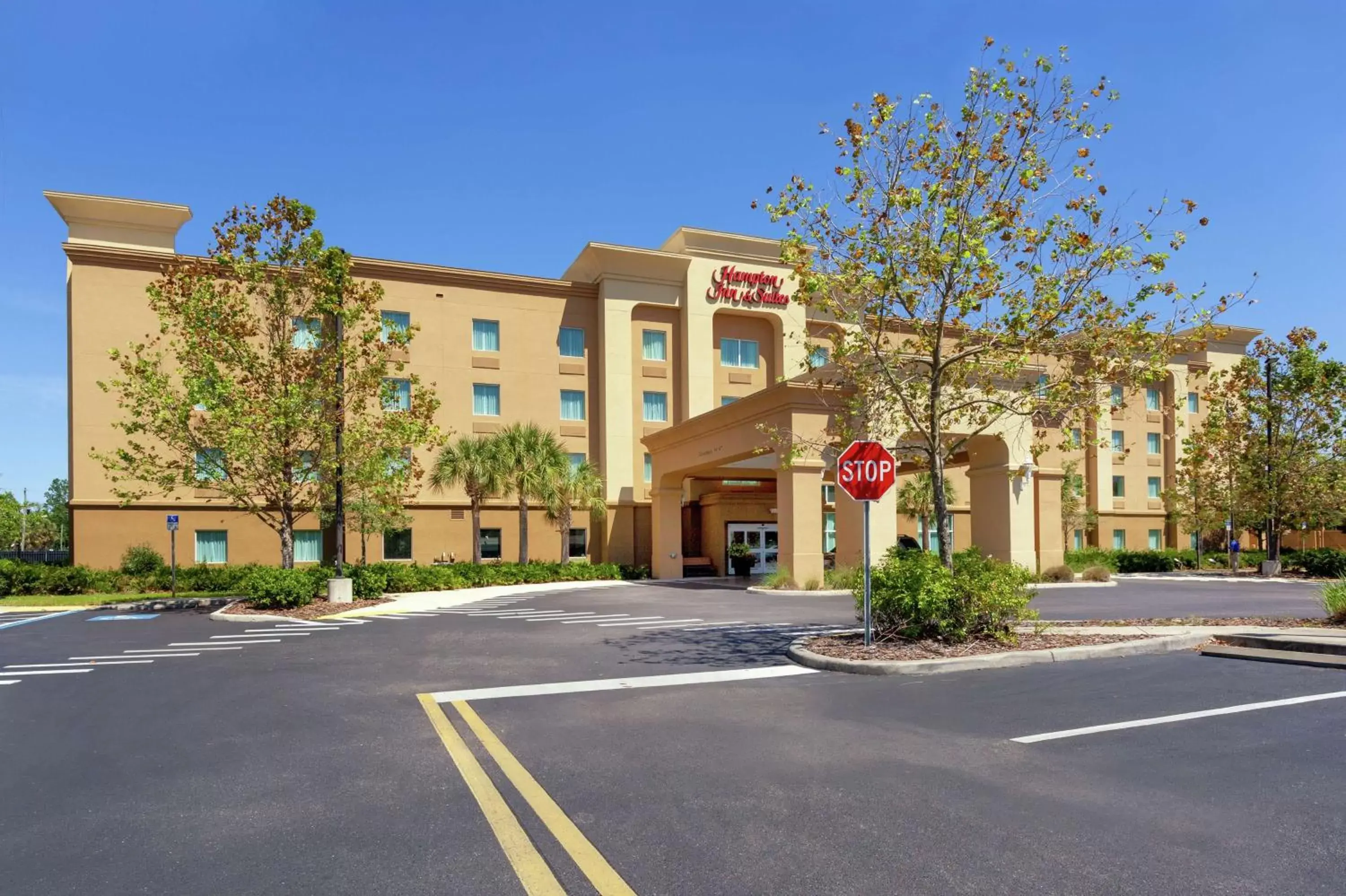 Property building in Hampton Inn & Suites Port Richey Property building in Hampton Inn & Suites Port Richey