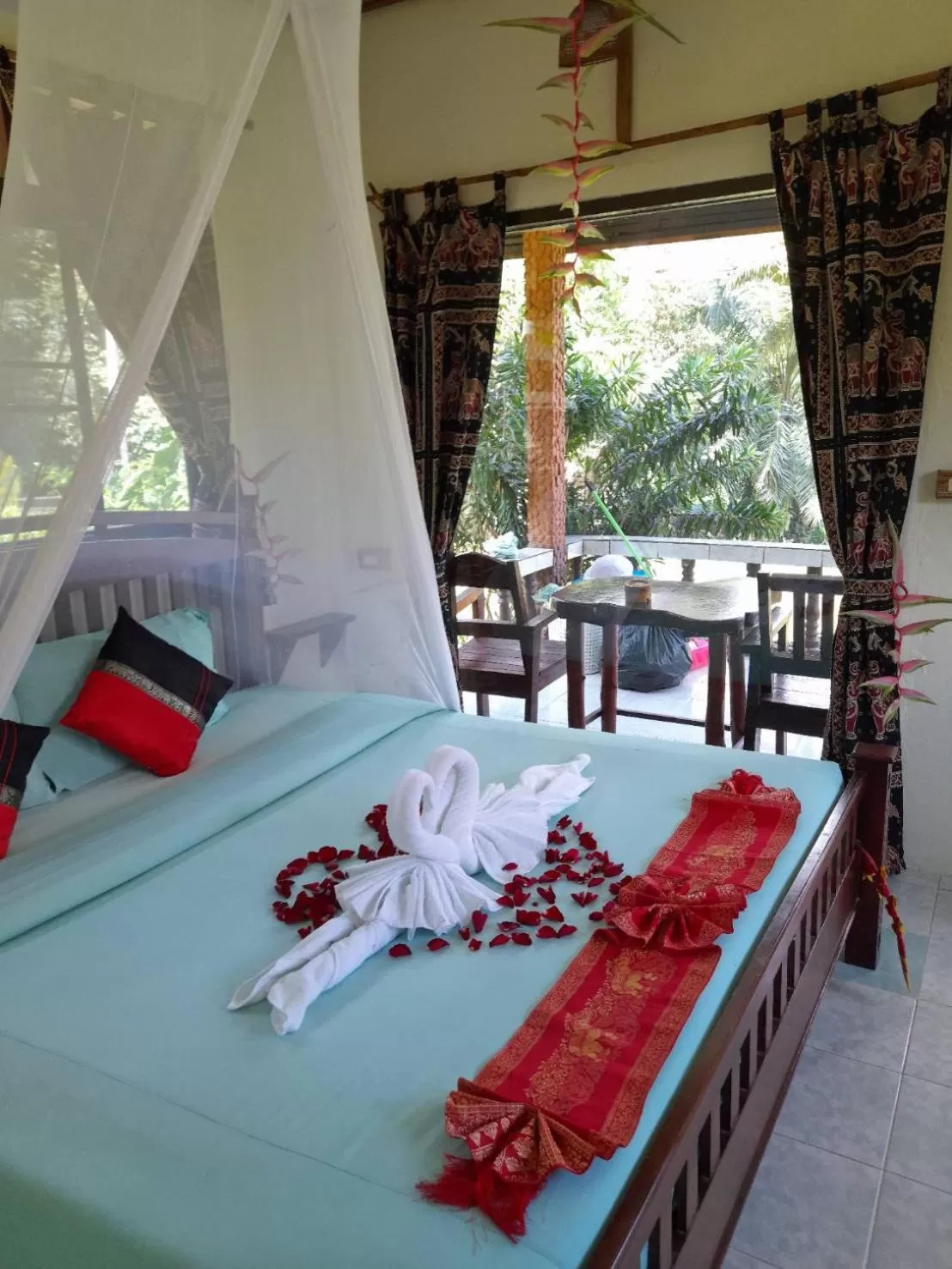 Photo of the whole room, Bed in Khao Sok River & Jungle Resort