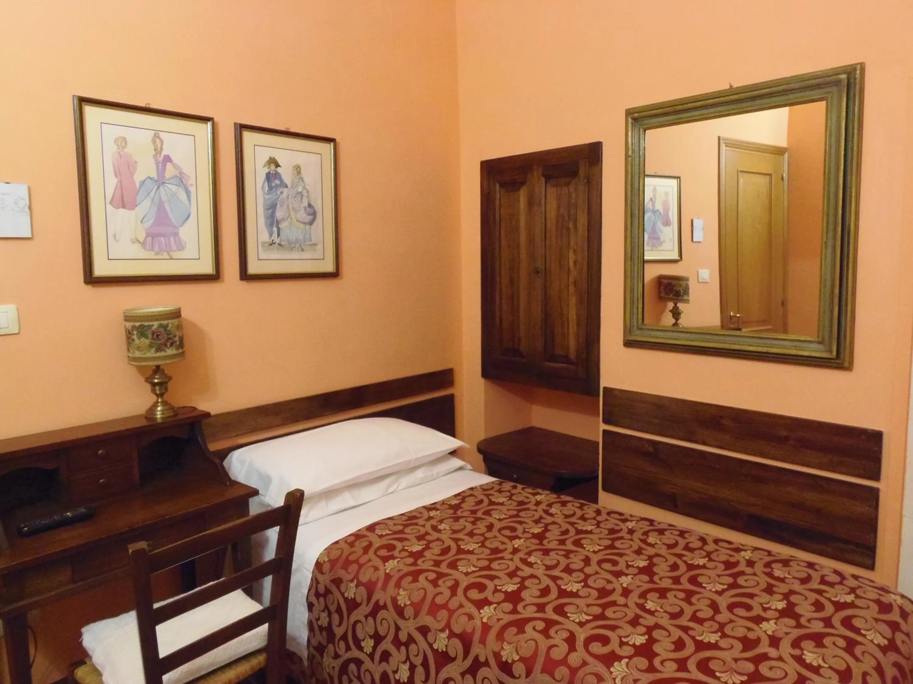 Photo of the whole room, Bed in Hotel Morlacchi