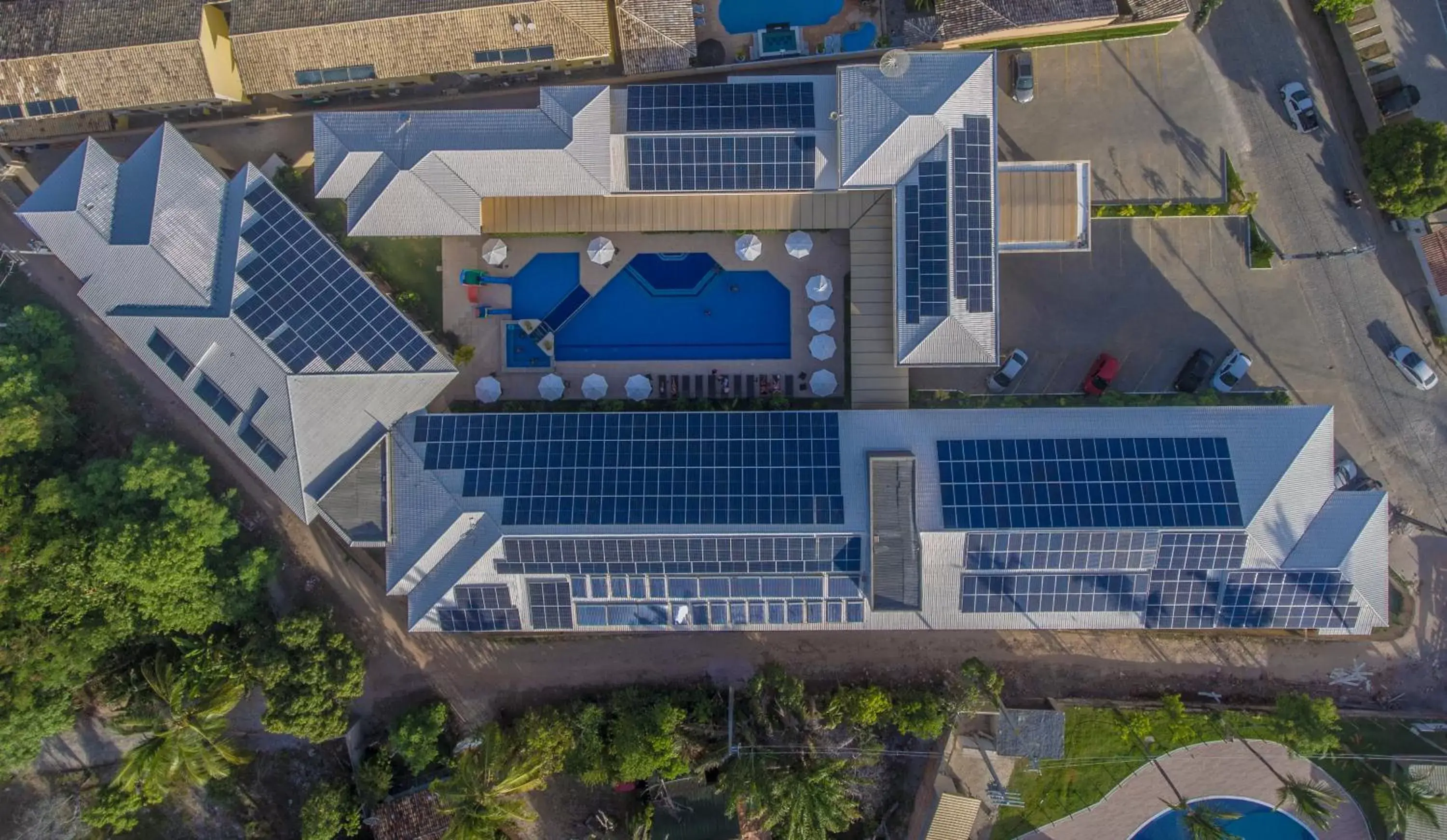 Pool view in Safira Praia Hotel Pool view in Safira Praia Hotel