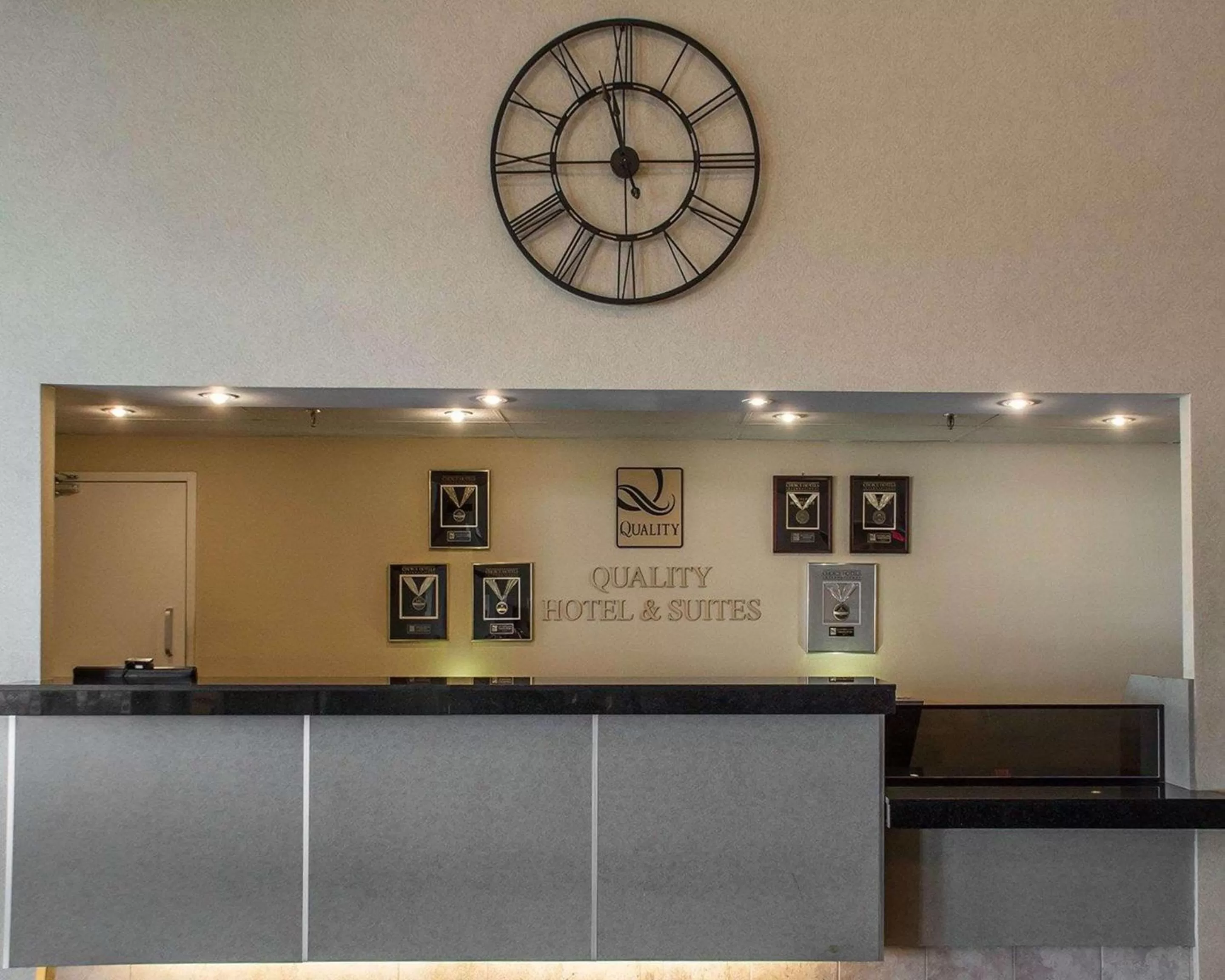 Lobby or reception in Quality Hotel & Suites Woodstock