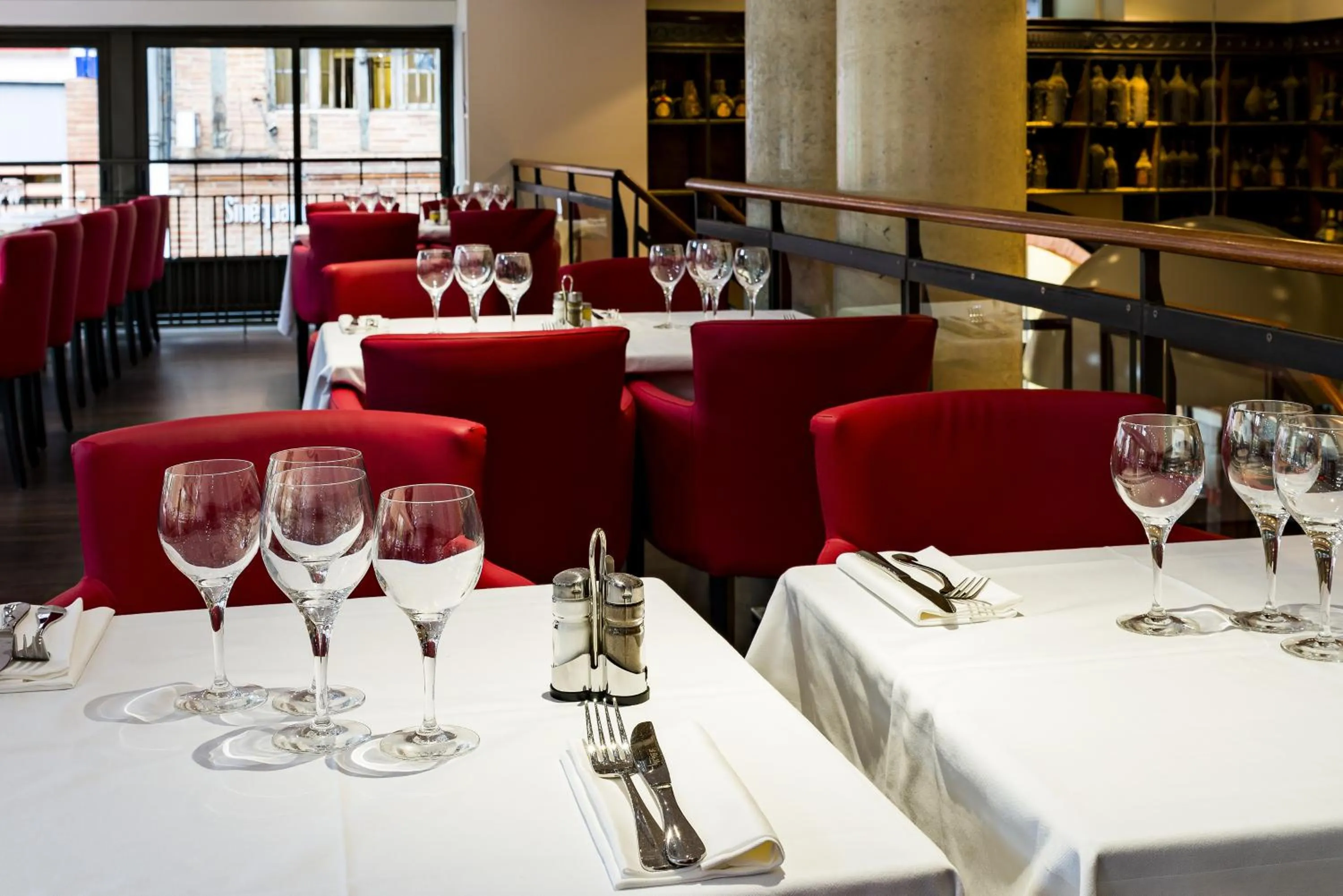 Restaurant/places to eat in Hôtel Le Père Léon