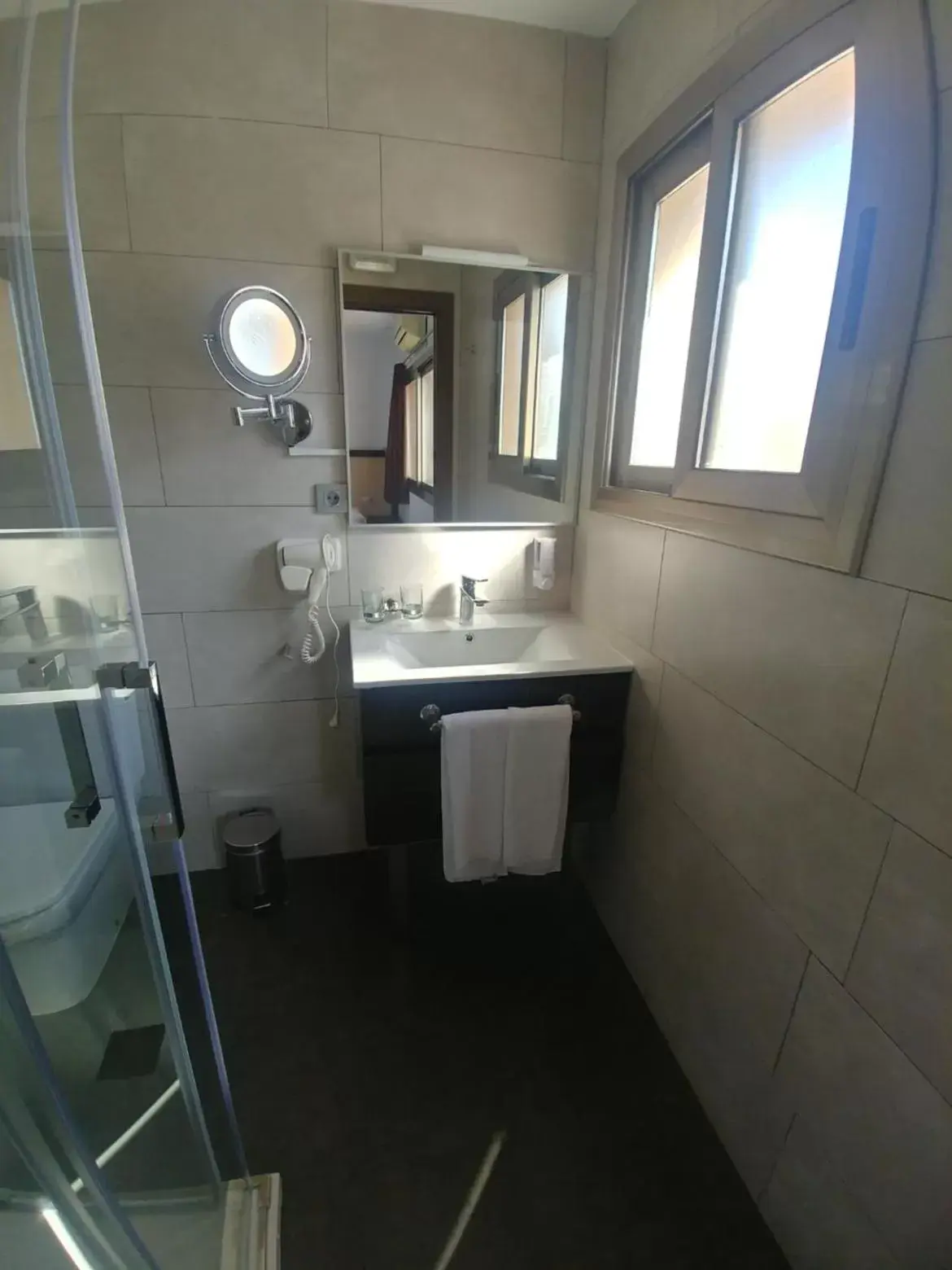 Bathroom in Hotel 170