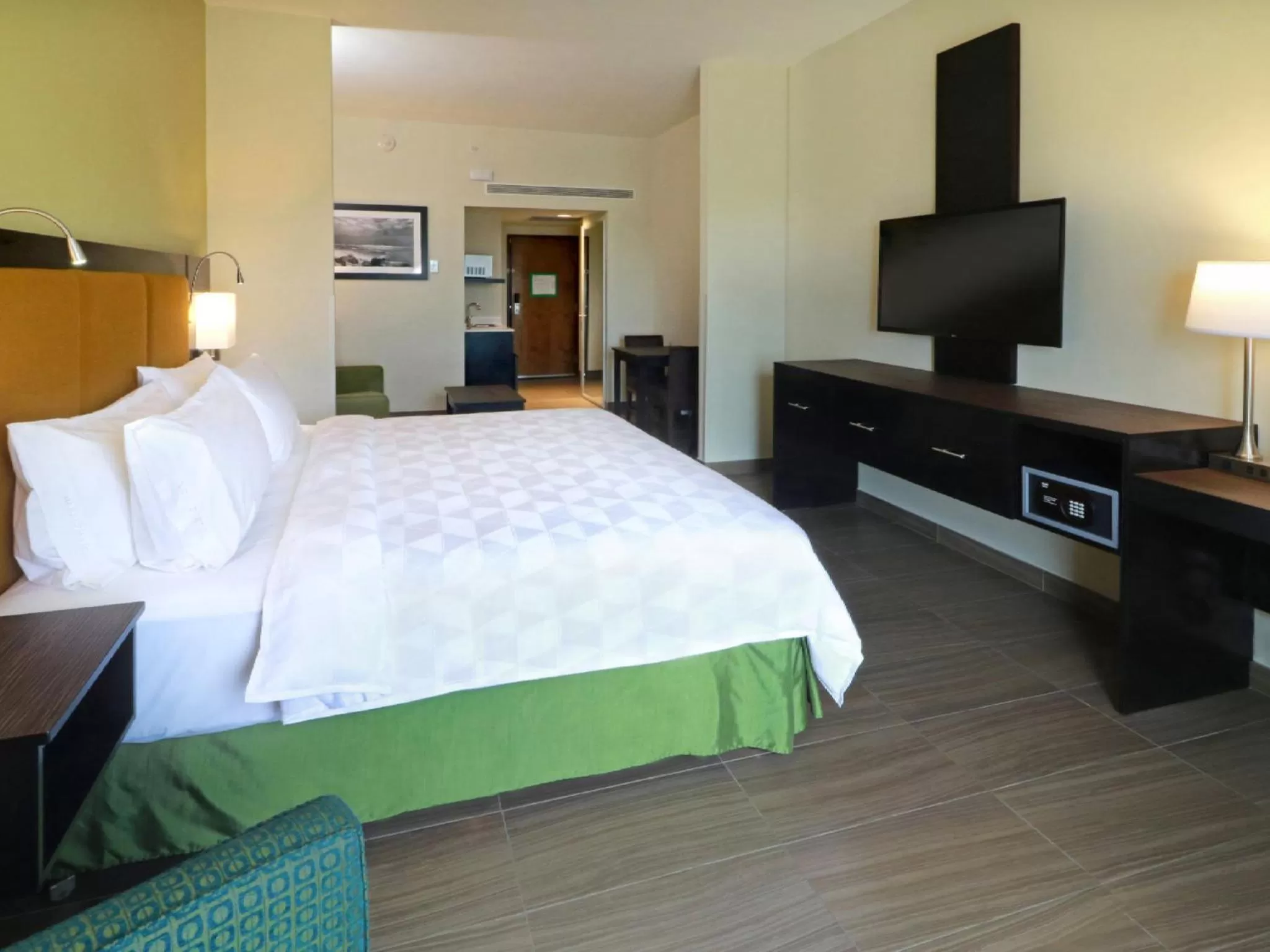 Photo of the whole room, Bed in Holiday Inn Tampico-Altamira by IHG
