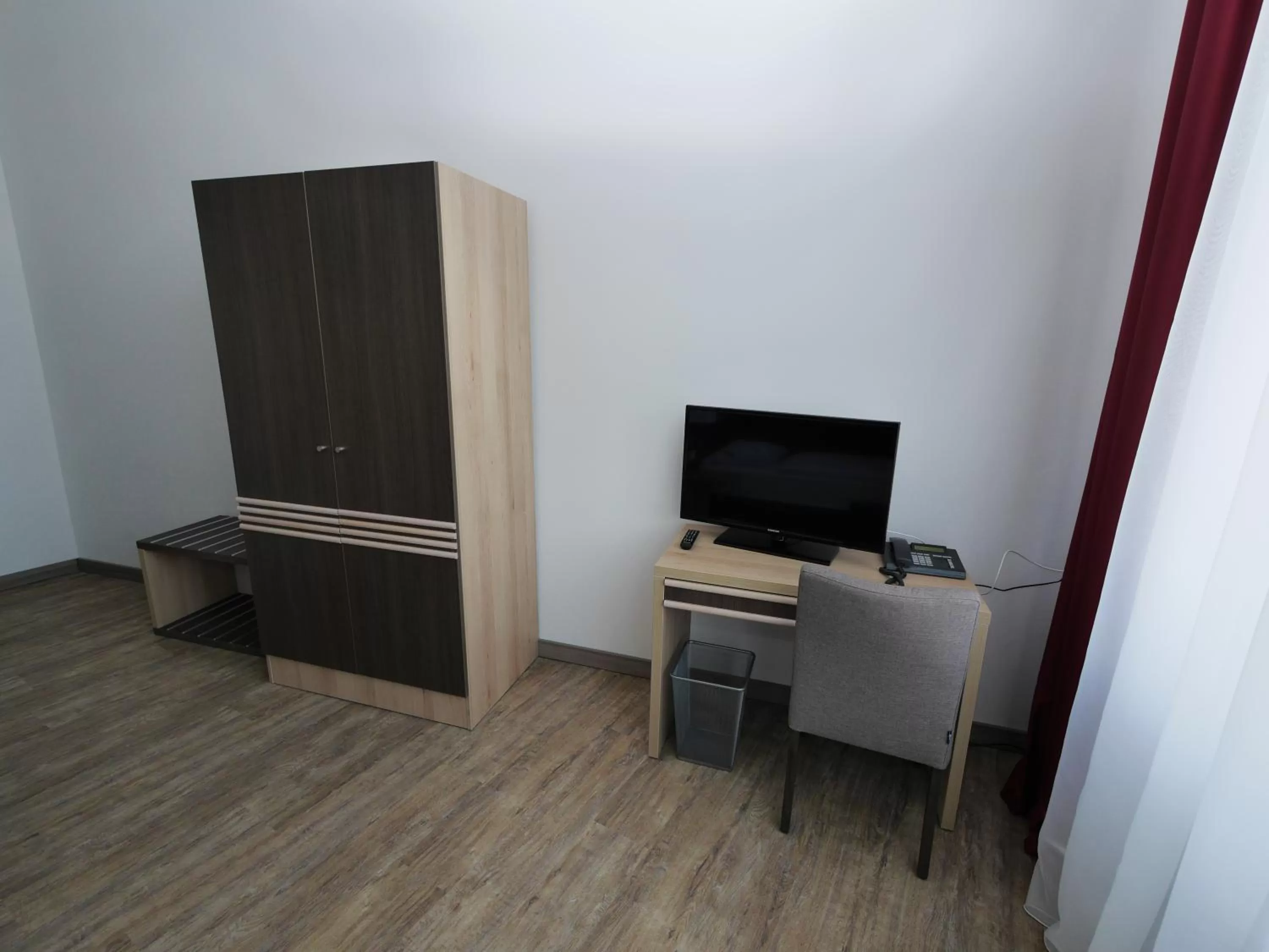 TV and multimedia in Ruhr Inn Hotel