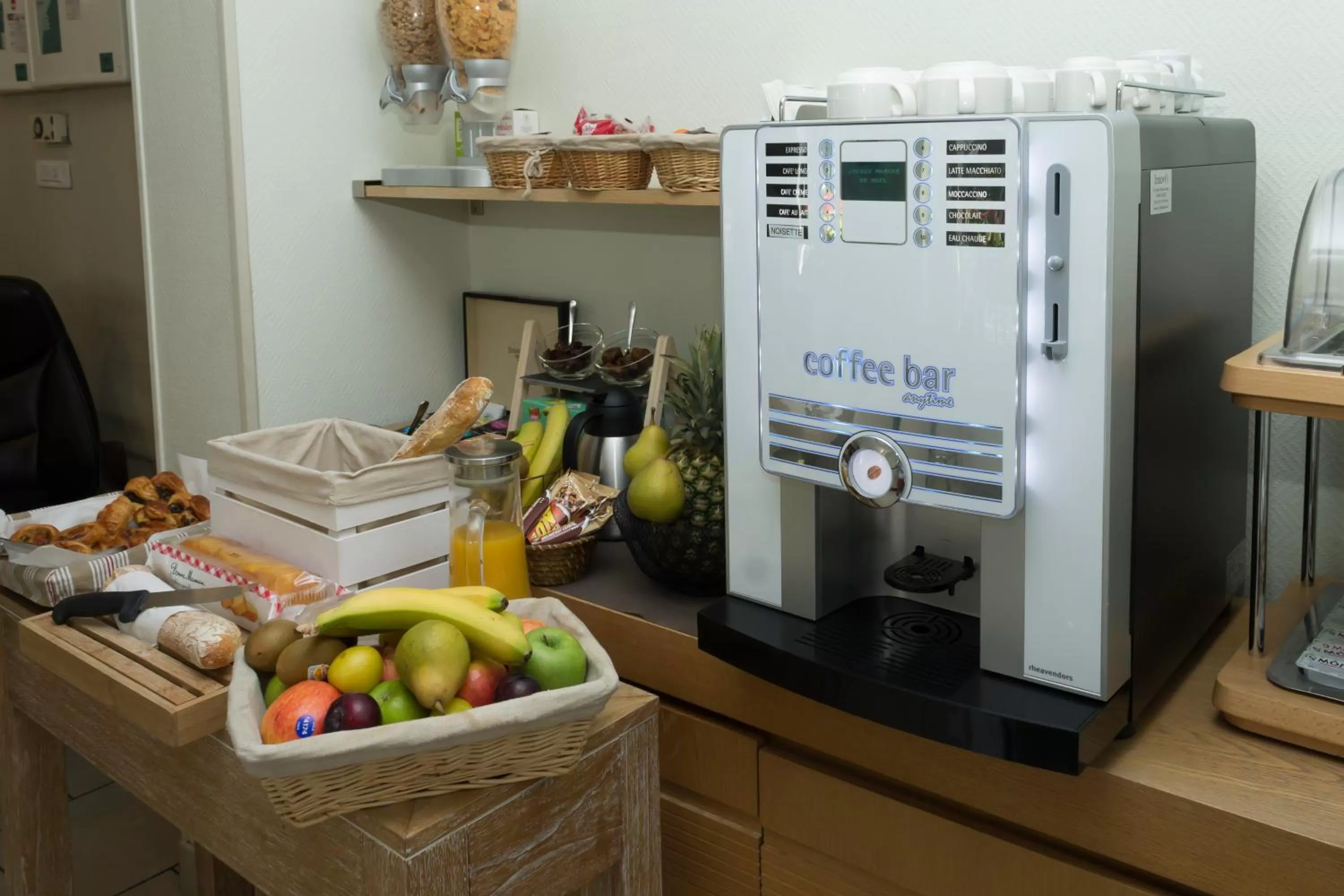 Coffee/tea facilities in Hôtel de Paris La Défense