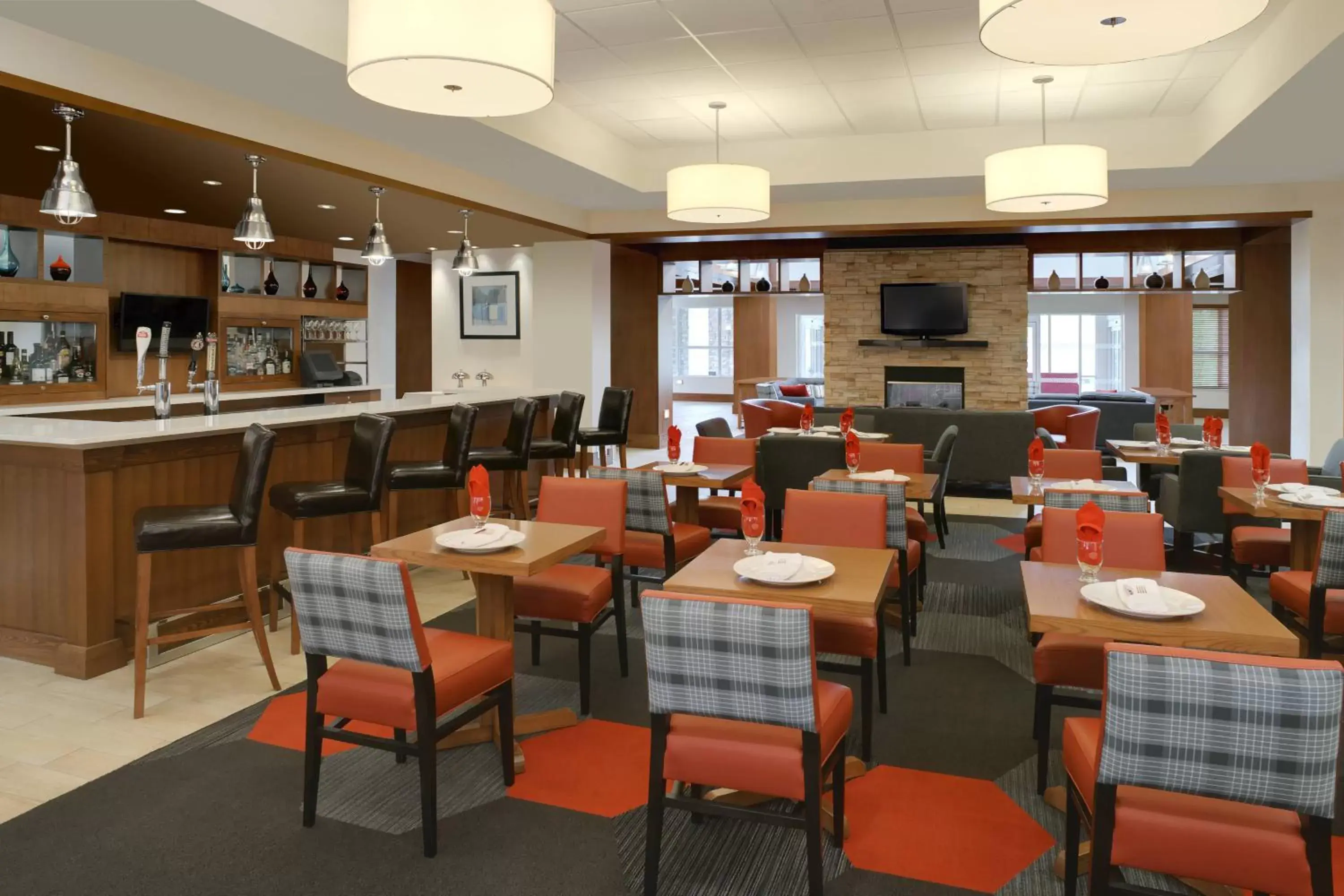 Lounge or bar, Restaurant/Places to Eat in Four Points by Sheraton Cambridge Kitchener, Ontario