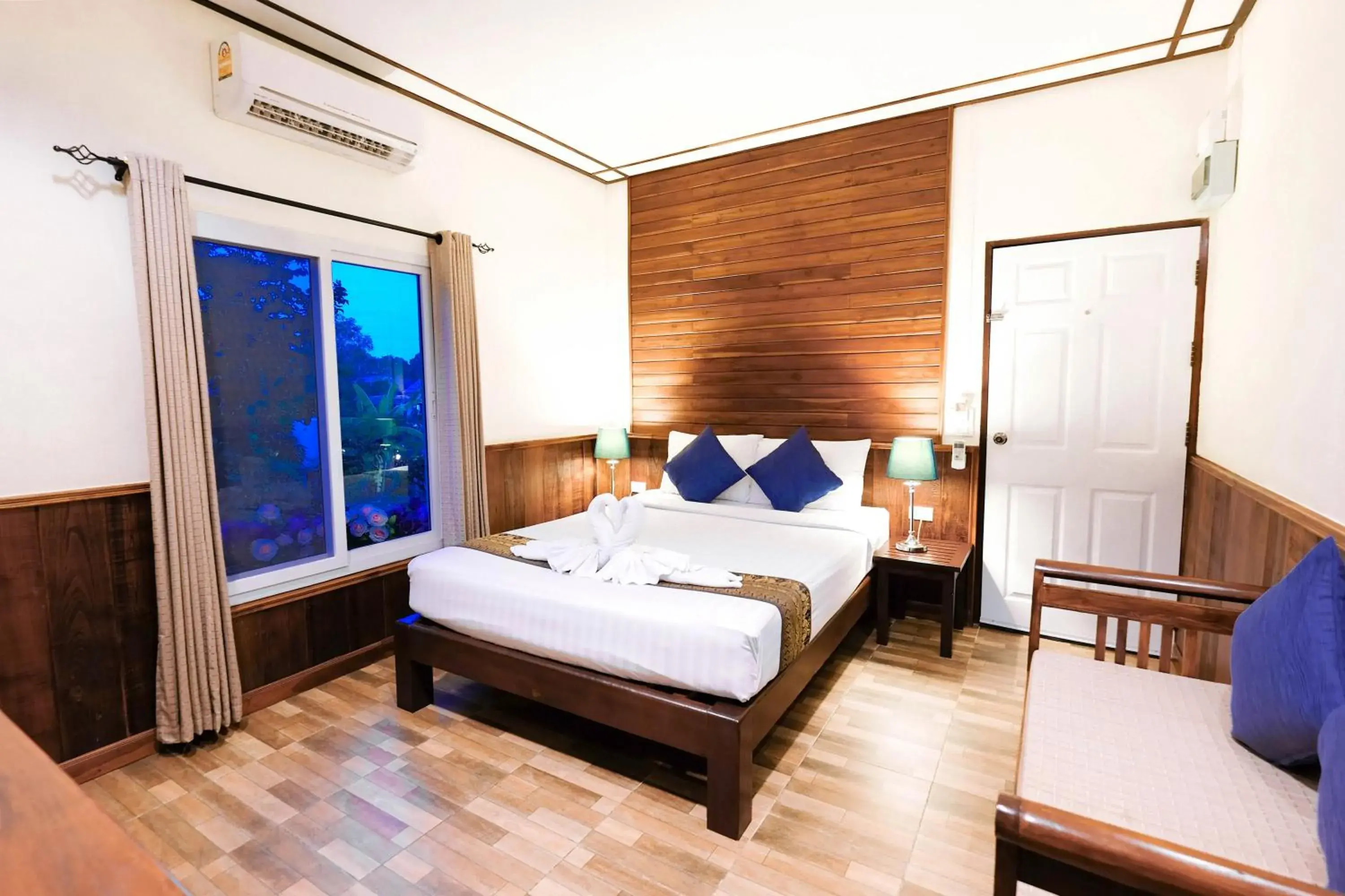 Photo of the whole room, Bed in Vieng Tawan Sukhothai Hotel Photo of the whole room, Bed in Vieng Tawan Sukhothai Hotel